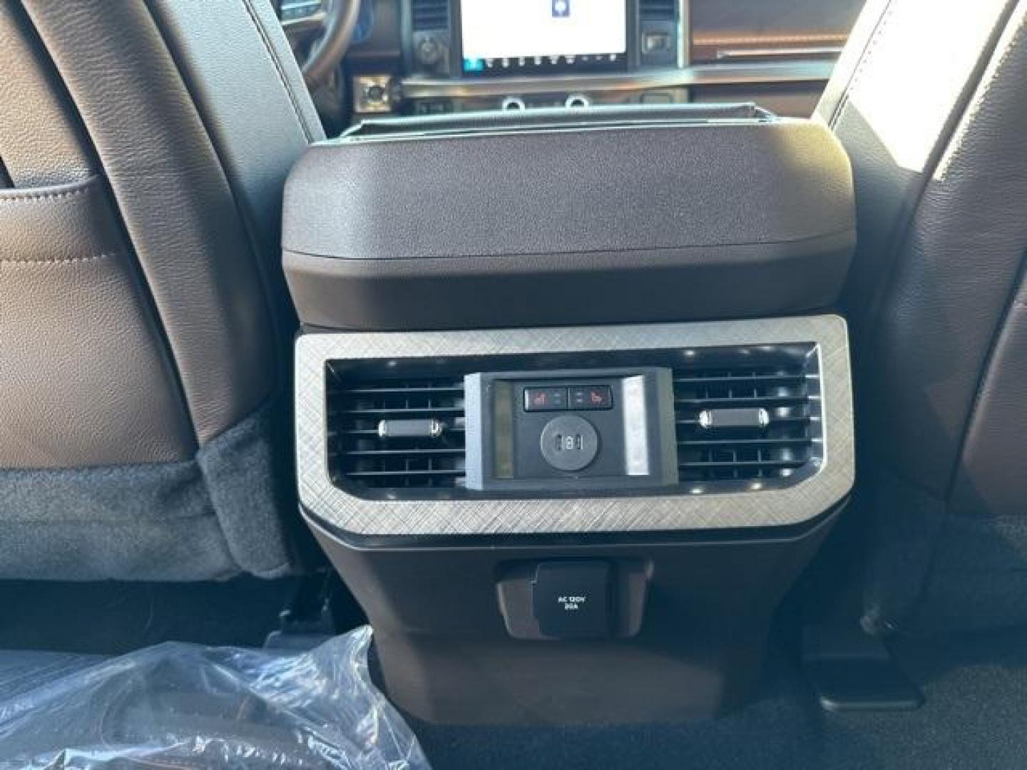 2026 Star White Metallic Tri-Coat /40 Console 40 Seat Ford F-350SD King Ranch (1FT8W3BM8TE) with an 6.7L High Output Power Stroke V8 Diesel engine, Automatic transmission, located at 1105 E Mulberry, Kaufman, TX, 75142, (972) 962-2151, 32.589550, -96.300926 - $4,548 off MSRP!<br><br>4WD.<br>Star White Metallic Tri-Coat 2026 Ford F-350SD 4D Crew Cab King Ranch 4WD 10-Speed Automatic 6.7L High Output Power Stroke V8 Diesel - Photo#16