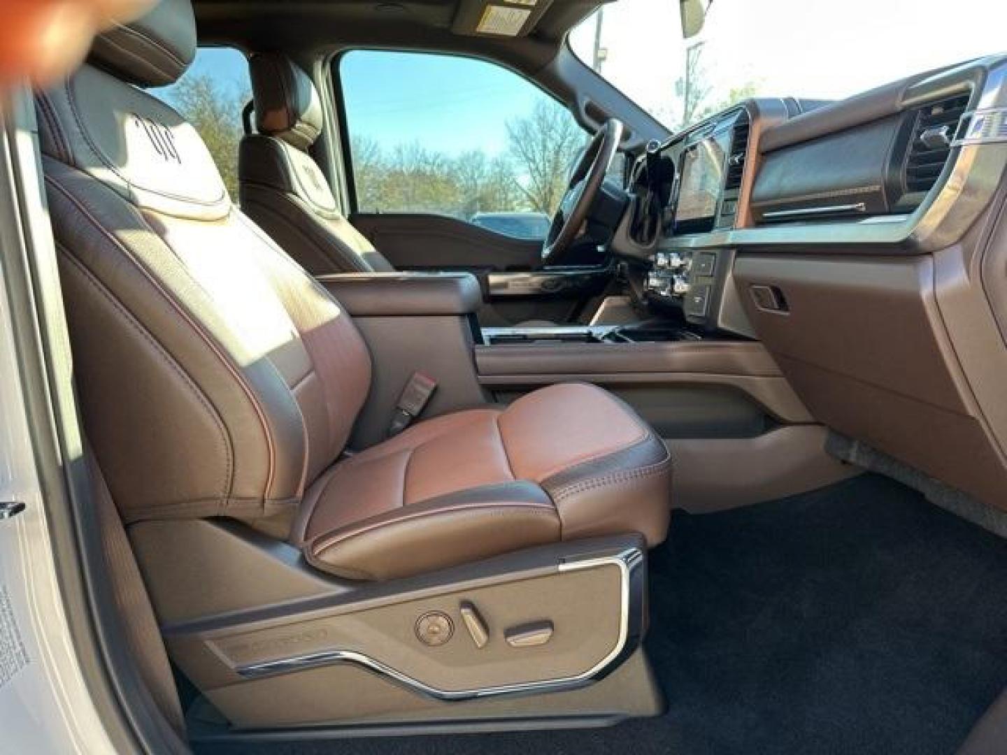 2026 Star White Metallic Tri-Coat /40 Console 40 Seat Ford F-350SD King Ranch (1FT8W3BM8TE) with an 6.7L High Output Power Stroke V8 Diesel engine, Automatic transmission, located at 1105 E Mulberry, Kaufman, TX, 75142, (972) 962-2151, 32.589550, -96.300926 - $4,548 off MSRP!<br><br>4WD.<br>Star White Metallic Tri-Coat 2026 Ford F-350SD 4D Crew Cab King Ranch 4WD 10-Speed Automatic 6.7L High Output Power Stroke V8 Diesel - Photo#24