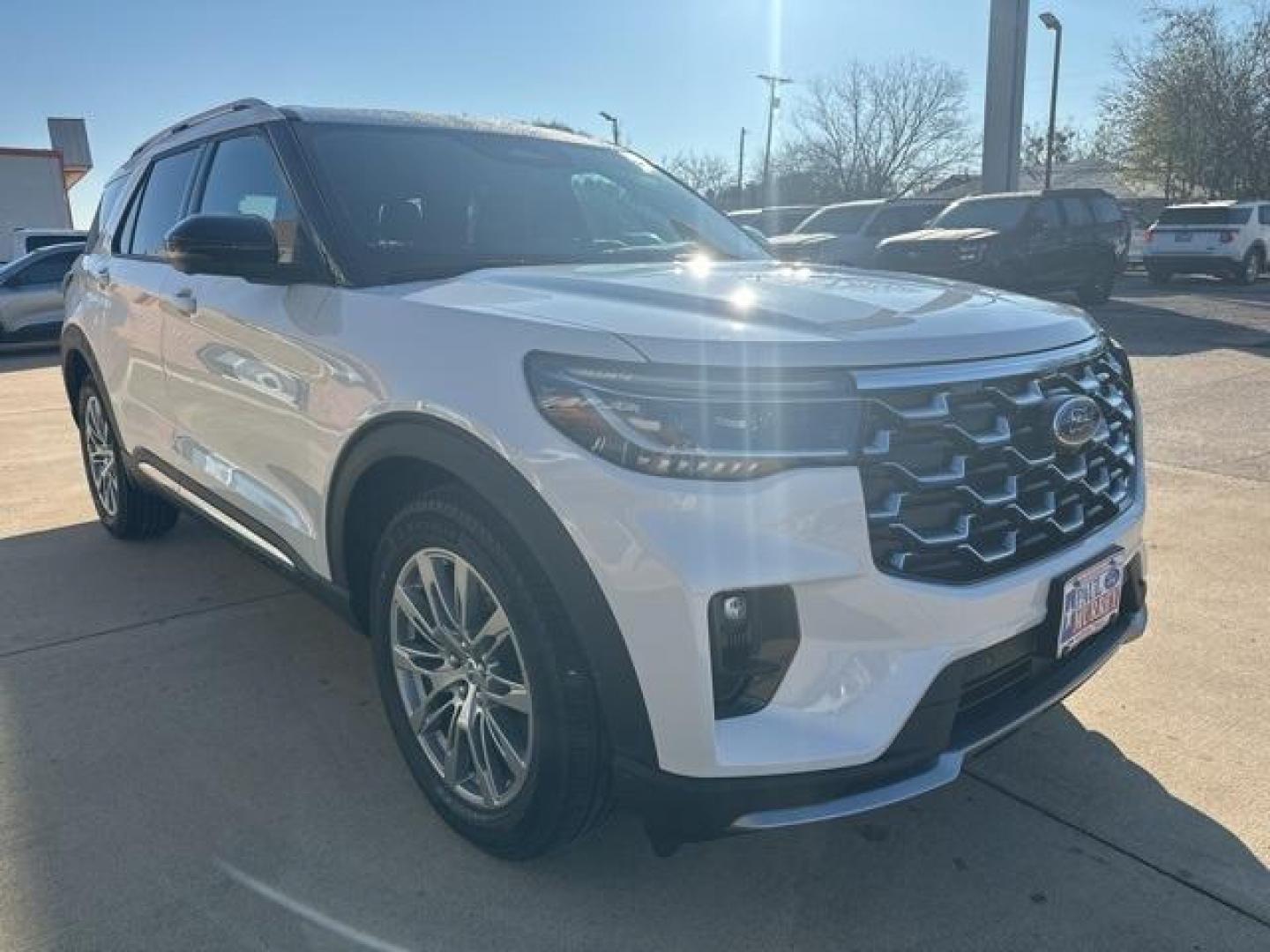 2026 White Metallic /Mojave Dusk/Onyx Ford Explorer Platinum (1FMUK7HH2TG) with an 2.3L EcoBoost I-4 engine, Automatic transmission, located at 1105 E Mulberry, Kaufman, TX, 75142, (972) 962-2151, 32.589550, -96.300926 - Recent Arrival! $1,000 off MSRP!<br><br><br>White Metallic 2026 Ford Explorer 4D Sport Utility Platinum RWD 10-Speed Automatic 2.3L EcoBoost I-4 20/29 City/Highway MPG<br><br>20/29 City/Highway MPG Price includes: $1000 - Retail Customer Cash. Exp. 01/05/2026 - Photo#5