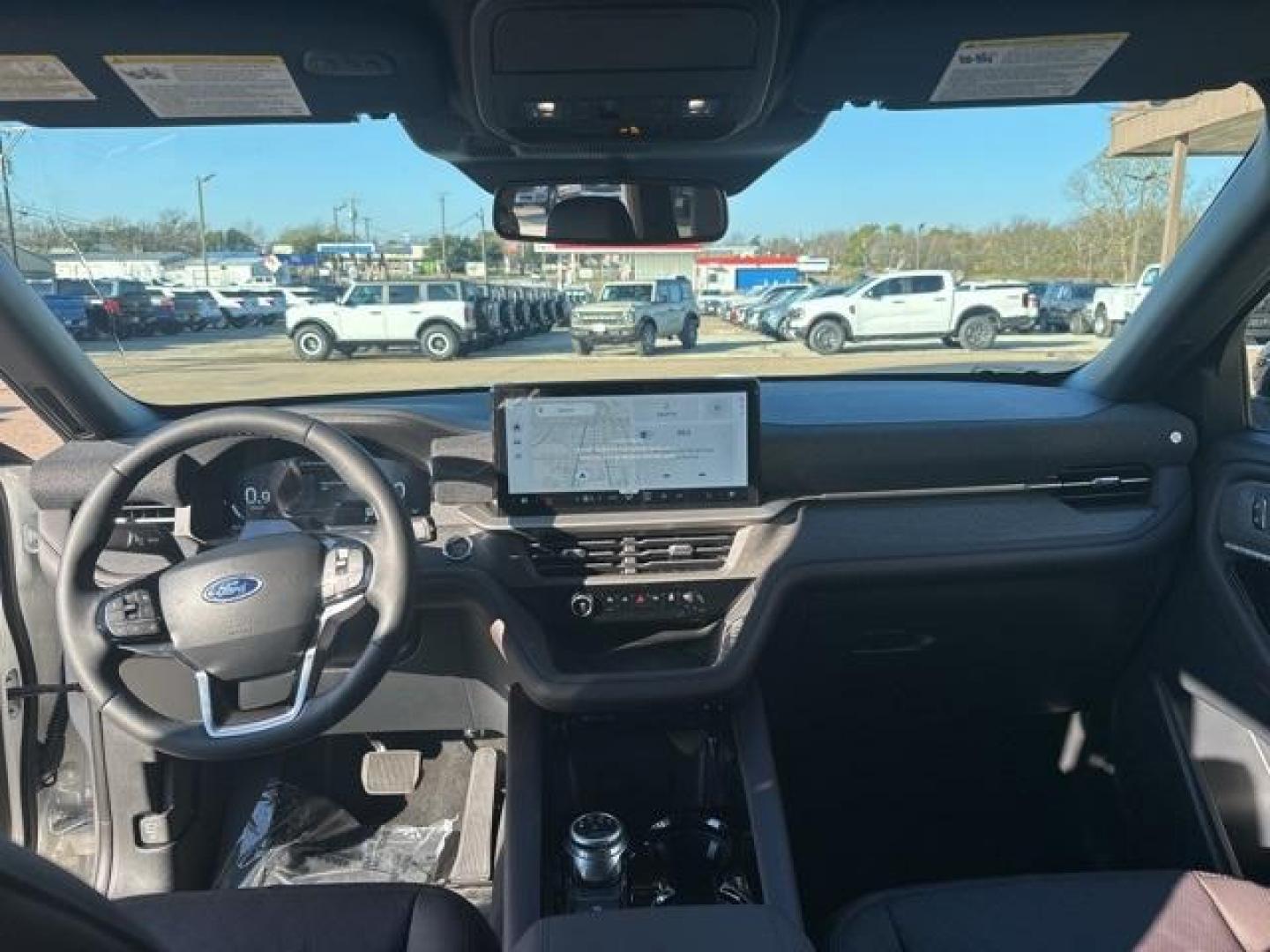 2026 White Metallic /Mojave Dusk/Onyx Ford Explorer Platinum (1FMUK7HH2TG) with an 2.3L EcoBoost I-4 engine, Automatic transmission, located at 1105 E Mulberry, Kaufman, TX, 75142, (972) 962-2151, 32.589550, -96.300926 - Recent Arrival! $1,000 off MSRP!<br><br><br>White Metallic 2026 Ford Explorer 4D Sport Utility Platinum RWD 10-Speed Automatic 2.3L EcoBoost I-4 20/29 City/Highway MPG<br><br>20/29 City/Highway MPG Price includes: $1000 - Retail Customer Cash. Exp. 01/05/2026 - Photo#10