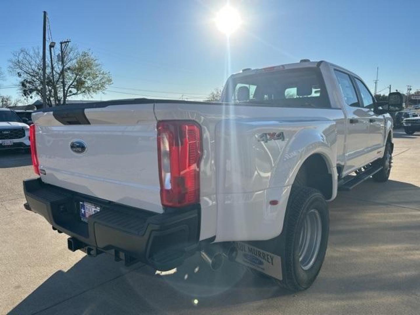 2026 Oxford White /Medium Dark Slate Ford F-350SD XL (1FT8W3DT9TE) with an Power Stroke 6.7L V8 DI 32V OHV Turbodiesel engine, Automatic transmission, located at 1105 E Mulberry, Kaufman, TX, 75142, (972) 962-2151, 32.589550, -96.300926 - Recent Arrival!<br><br>4WD.<br>Oxford White 2026 Ford F-350SD 4D Crew Cab XL DRW 4WD 10-Speed Automatic Power Stroke 6.7L V8 DI 32V OHV Turbodiesel - Photo#4