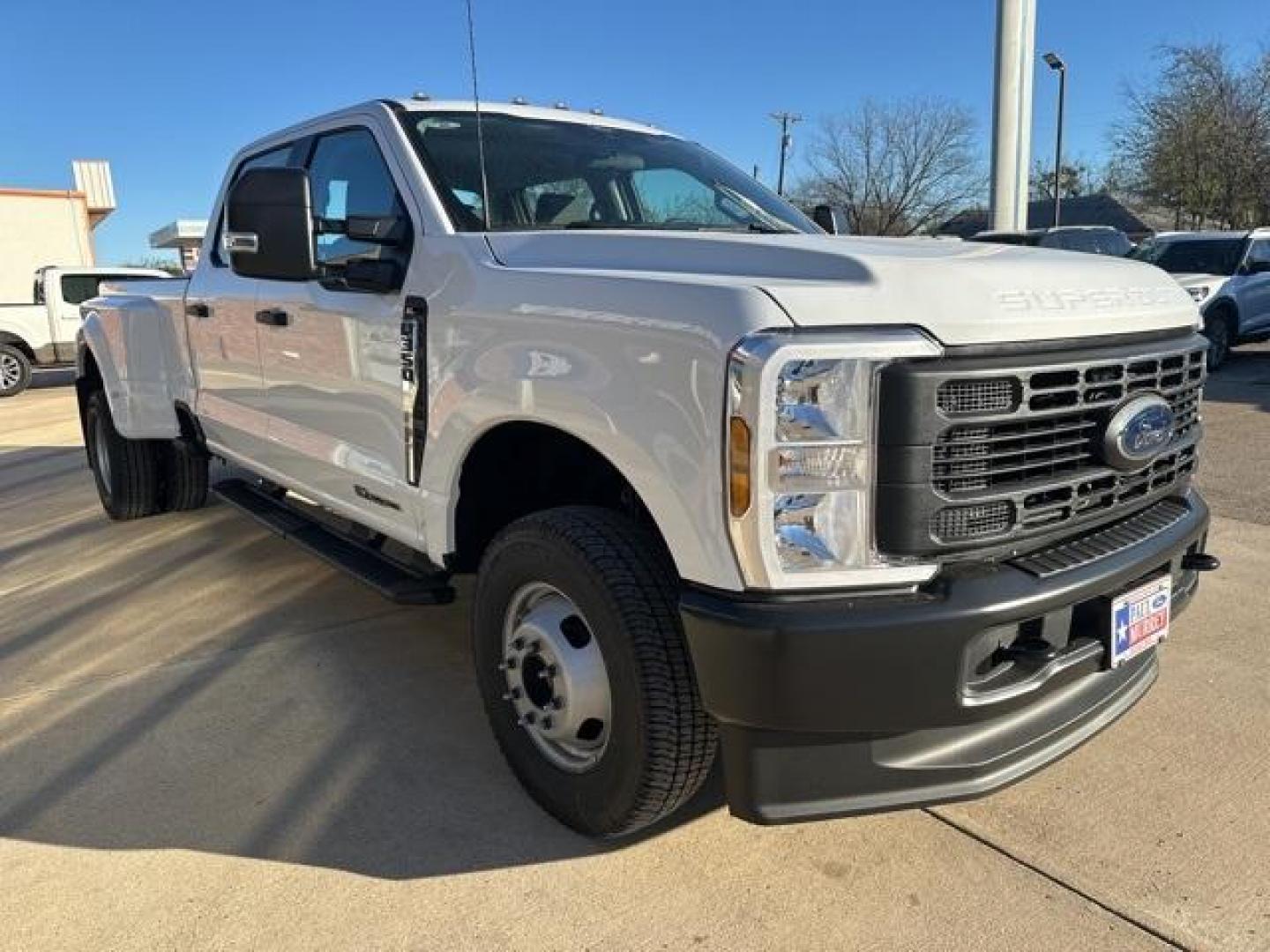 2026 Oxford White /Medium Dark Slate Ford F-350SD XL (1FT8W3DT9TE) with an Power Stroke 6.7L V8 DI 32V OHV Turbodiesel engine, Automatic transmission, located at 1105 E Mulberry, Kaufman, TX, 75142, (972) 962-2151, 32.589550, -96.300926 - Recent Arrival!<br><br>4WD.<br>Oxford White 2026 Ford F-350SD 4D Crew Cab XL DRW 4WD 10-Speed Automatic Power Stroke 6.7L V8 DI 32V OHV Turbodiesel - Photo#5