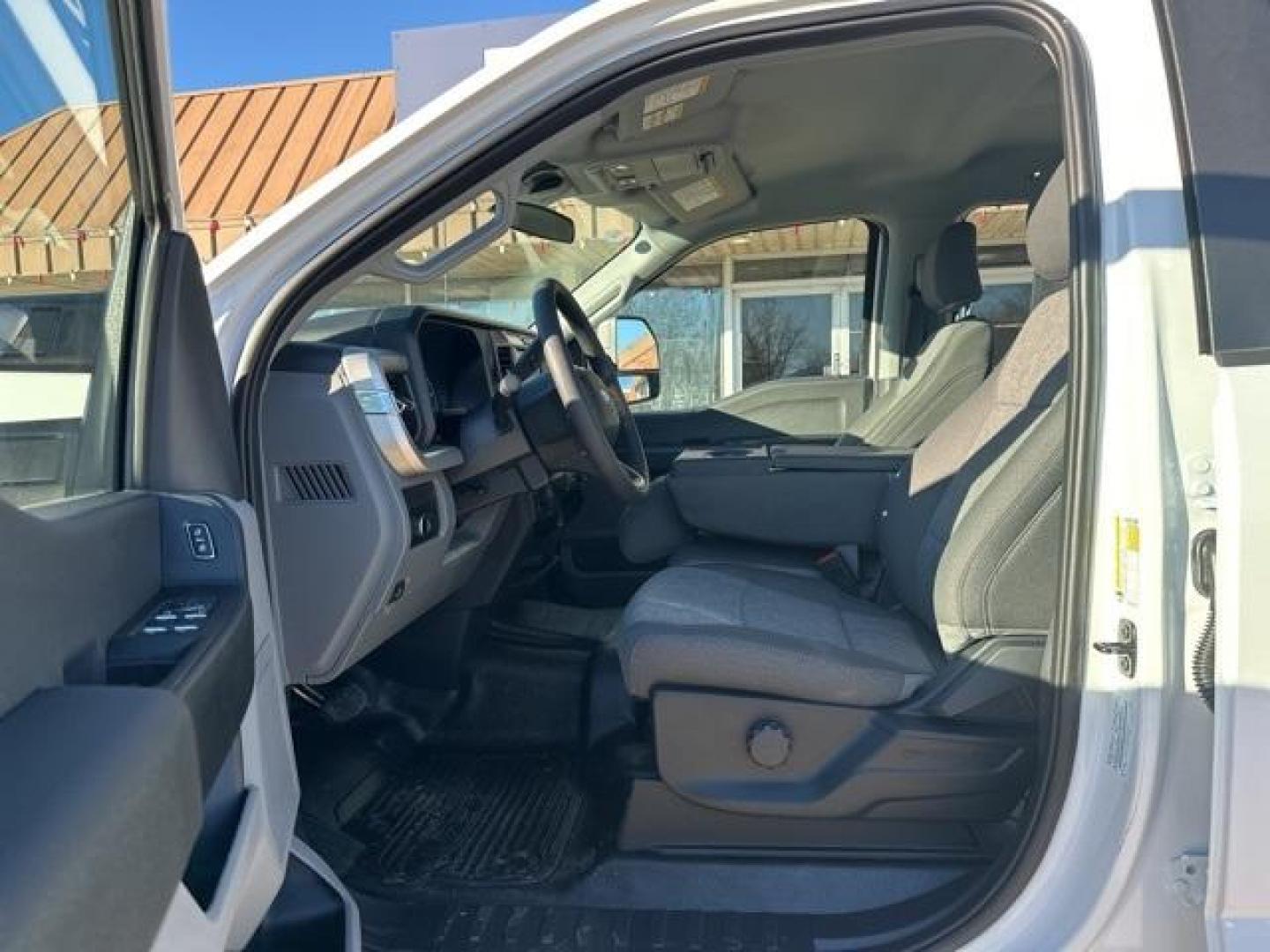 2026 Oxford White /Medium Dark Slate Ford F-350SD XL (1FT8W3DT9TE) with an Power Stroke 6.7L V8 DI 32V OHV Turbodiesel engine, Automatic transmission, located at 1105 E Mulberry, Kaufman, TX, 75142, (972) 962-2151, 32.589550, -96.300926 - Recent Arrival!<br><br>4WD.<br>Oxford White 2026 Ford F-350SD 4D Crew Cab XL DRW 4WD 10-Speed Automatic Power Stroke 6.7L V8 DI 32V OHV Turbodiesel - Photo#7