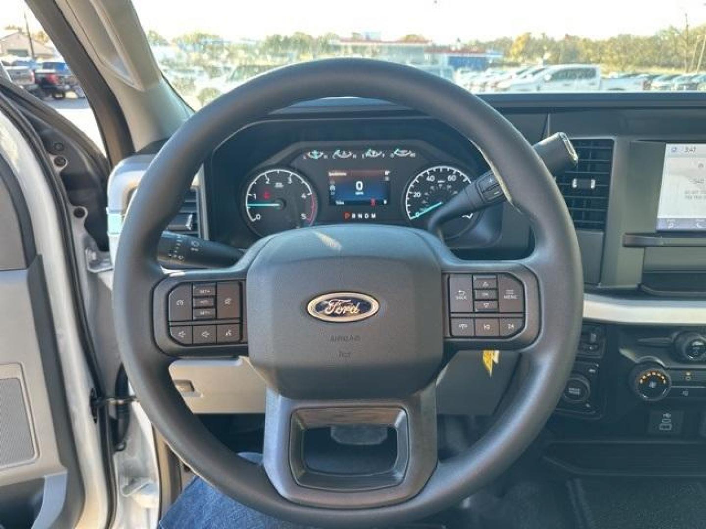 2026 Oxford White /Medium Dark Slate Ford F-350SD XL (1FT8W3DT9TE) with an Power Stroke 6.7L V8 DI 32V OHV Turbodiesel engine, Automatic transmission, located at 1105 E Mulberry, Kaufman, TX, 75142, (972) 962-2151, 32.589550, -96.300926 - Recent Arrival!<br><br>4WD.<br>Oxford White 2026 Ford F-350SD 4D Crew Cab XL DRW 4WD 10-Speed Automatic Power Stroke 6.7L V8 DI 32V OHV Turbodiesel - Photo#8