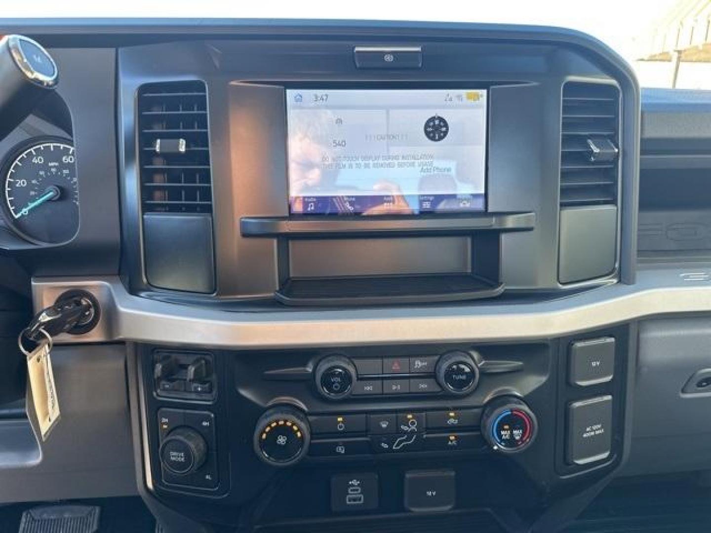 2026 Oxford White /Medium Dark Slate Ford F-350SD XL (1FT8W3DT9TE) with an Power Stroke 6.7L V8 DI 32V OHV Turbodiesel engine, Automatic transmission, located at 1105 E Mulberry, Kaufman, TX, 75142, (972) 962-2151, 32.589550, -96.300926 - Recent Arrival!<br><br>4WD.<br>Oxford White 2026 Ford F-350SD 4D Crew Cab XL DRW 4WD 10-Speed Automatic Power Stroke 6.7L V8 DI 32V OHV Turbodiesel - Photo#10