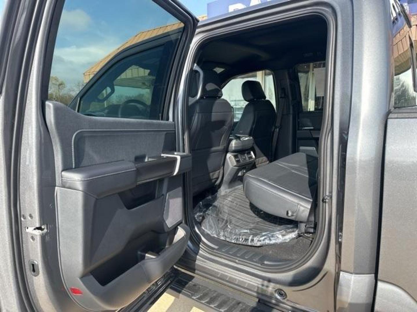 2025 Carbonized Gray Metallic /Black Active Ford F-150 Lariat (1FTFW5L55SK) with an 5.0L V8 engine, Automatic transmission, located at 1105 E Mulberry, Kaufman, TX, 75142, (972) 962-2151, 32.589550, -96.300926 - Recent Arrival!<br><br>4WD.<br>Carbonized Gray Metallic 2025 Ford F-150 4D SuperCrew Lariat 4WD 10-Speed Automatic 5.0L V8 17/22 City/Highway MPG Price includes: $500 - Retail Bonus Cash. Exp. 01/05/2026 - Photo#11