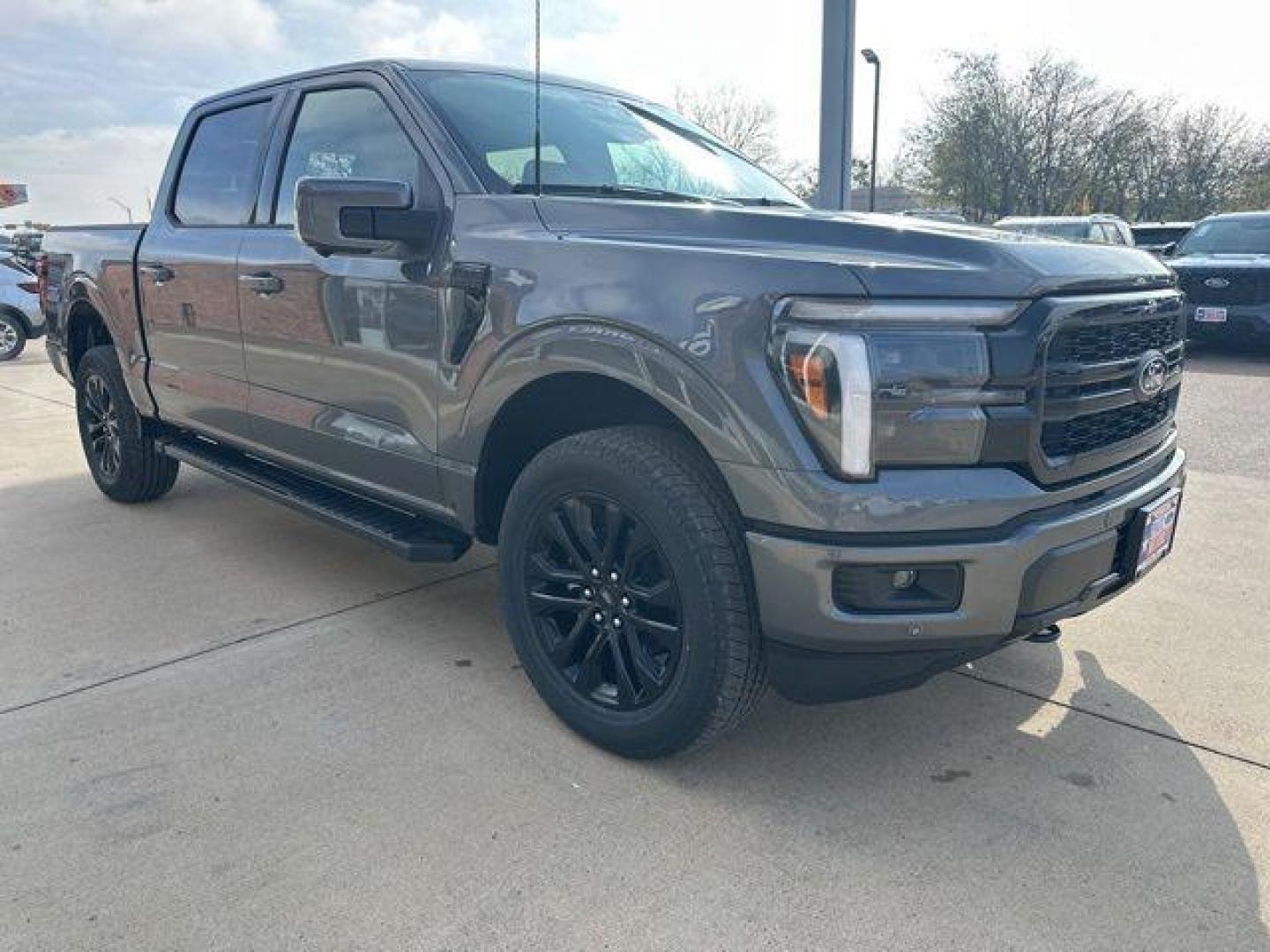 2025 Gray Metallic /Black Ford F-150 Lariat (1FTFW5L55SK) with an 5.0L V8 engine, Automatic transmission, located at 1105 E Mulberry, Kaufman, TX, 75142, (972) 962-2151, 32.589550, -96.300926 - $8,396 off MSRP!<br><br>4WD.<br>Carbonized Gray Metallic 2025 Ford F-150 4D SuperCrew Lariat 4WD 10-Speed Automatic 5.0L V8 17/22 City/Highway MPG Price includes: $1000 - Retail Bonus Cash. Exp. 03/31/2026 $1000 - Truck Month Retail Bonus Cash. Exp. 03/31/2026 $2000 - Retail Customer Cash. Exp. 03/3 - Photo#5