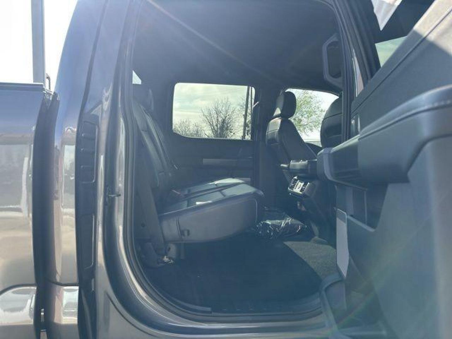 2025 Gray Metallic /Black Ford F-150 Lariat (1FTFW5L55SK) with an 5.0L V8 engine, Automatic transmission, located at 1105 E Mulberry, Kaufman, TX, 75142, (972) 962-2151, 32.589550, -96.300926 - $8,396 off MSRP!<br><br>4WD.<br>Carbonized Gray Metallic 2025 Ford F-150 4D SuperCrew Lariat 4WD 10-Speed Automatic 5.0L V8 17/22 City/Highway MPG Price includes: $1000 - Retail Bonus Cash. Exp. 03/31/2026 $1000 - Truck Month Retail Bonus Cash. Exp. 03/31/2026 $2000 - Retail Customer Cash. Exp. 03/3 - Photo#15