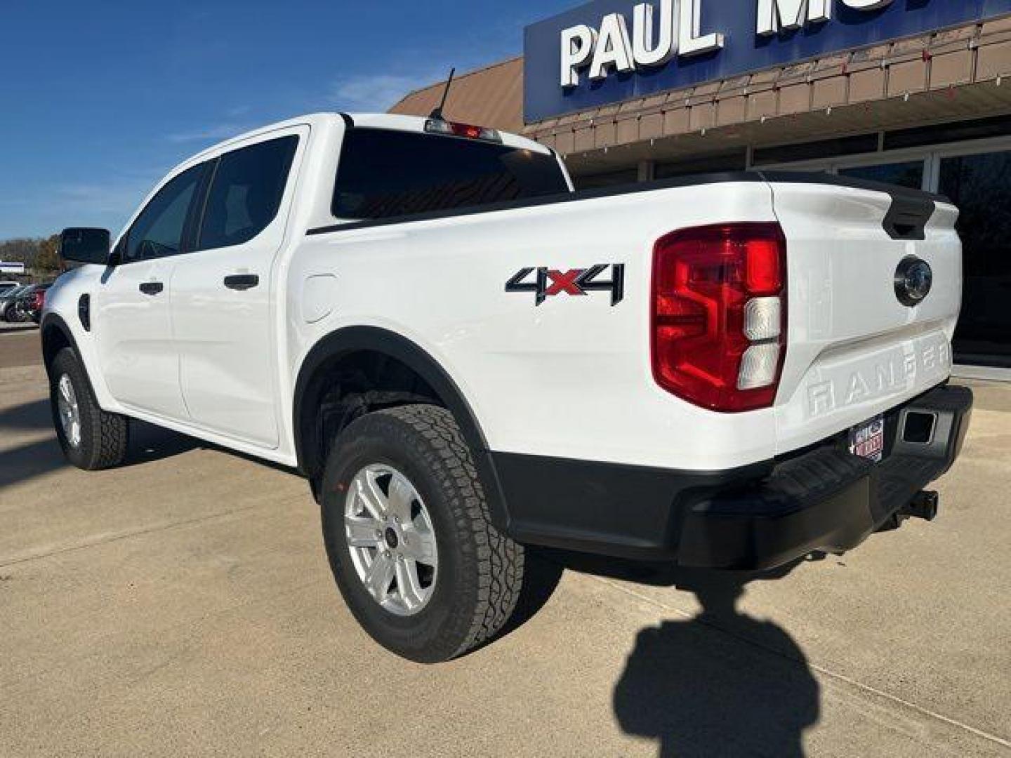 2025 Oxford White /Ebony Ford Ranger XL (1FTER4PH9SL) with an EcoBoost 2.3L I4 GTDi DOHC Turbocharged VCT engine, Automatic transmission, located at 1105 E Mulberry, Kaufman, TX, 75142, (972) 962-2151, 32.589550, -96.300926 - $3,985 off MSRP! Priced below KBB Fair Purchase Price!<br><br>4WD.<br>White / Oxford White 2025 Ford Ranger 4D Crew Cab XL 4WD 10-Speed Automatic EcoBoost 2.3L I4 GTDi DOHC Turbocharged VCT 20/24 City/Highway MPG Price includes: $1000 - Truck Month Bonus Customer Cash. Exp. 03/31/2026 $2000 - Bonus - Photo#2