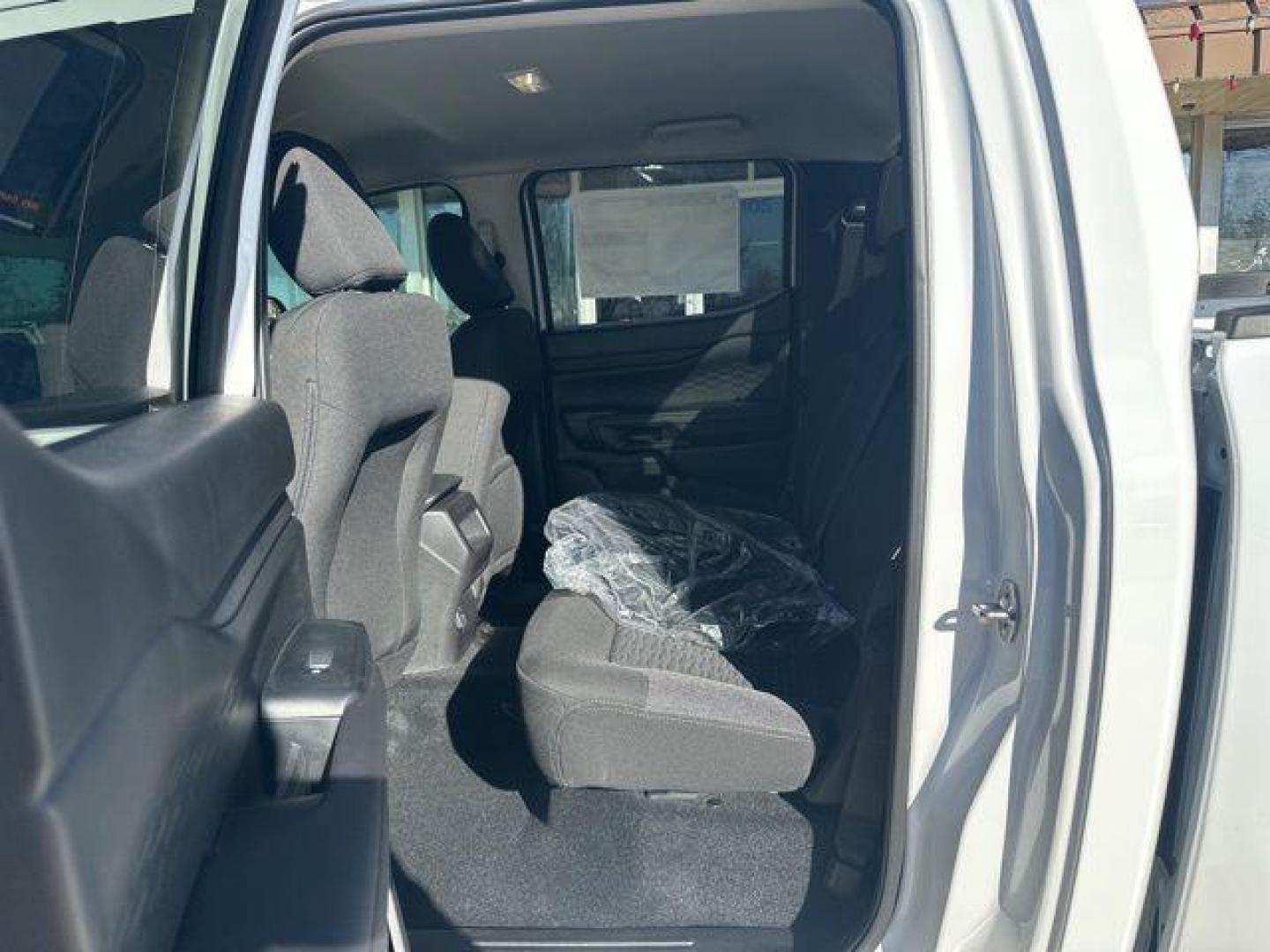 2025 Oxford White /Ebony Ford Ranger XL (1FTER4PH9SL) with an EcoBoost 2.3L I4 GTDi DOHC Turbocharged VCT engine, Automatic transmission, located at 1105 E Mulberry, Kaufman, TX, 75142, (972) 962-2151, 32.589550, -96.300926 - $3,985 off MSRP! Priced below KBB Fair Purchase Price!<br><br>4WD.<br>White / Oxford White 2025 Ford Ranger 4D Crew Cab XL 4WD 10-Speed Automatic EcoBoost 2.3L I4 GTDi DOHC Turbocharged VCT 20/24 City/Highway MPG Price includes: $1000 - Truck Month Bonus Customer Cash. Exp. 03/31/2026 $2000 - Bonus - Photo#12