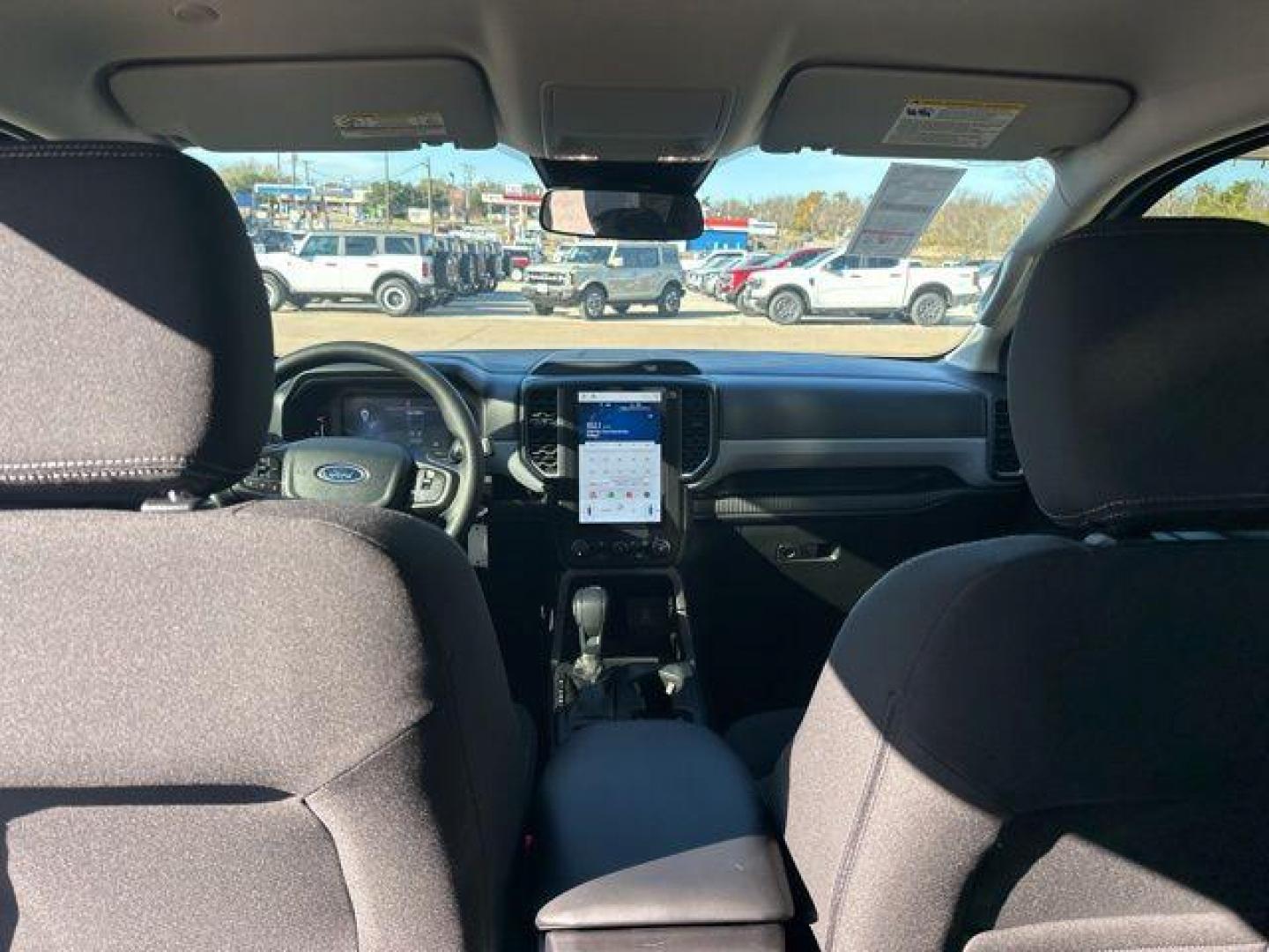 2025 Oxford White /Ebony Ford Ranger XL (1FTER4PH9SL) with an EcoBoost 2.3L I4 GTDi DOHC Turbocharged VCT engine, Automatic transmission, located at 1105 E Mulberry, Kaufman, TX, 75142, (972) 962-2151, 32.589550, -96.300926 - $3,985 off MSRP! Priced below KBB Fair Purchase Price!<br><br>4WD.<br>White / Oxford White 2025 Ford Ranger 4D Crew Cab XL 4WD 10-Speed Automatic EcoBoost 2.3L I4 GTDi DOHC Turbocharged VCT 20/24 City/Highway MPG Price includes: $1000 - Truck Month Bonus Customer Cash. Exp. 03/31/2026 $2000 - Bonus - Photo#13