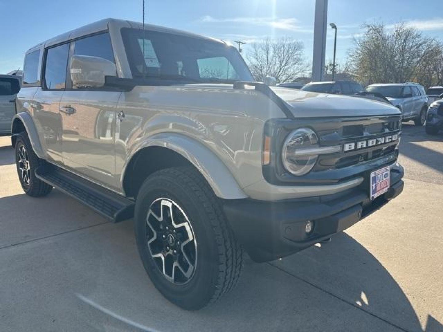 2025 Desert Sand /Black Onyx Interior Ford Bronco Outer Banks (1FMEE8BP4SL) with an 2.7L EcoBoost V6 engine, Automatic transmission, located at 1105 E Mulberry, Kaufman, TX, 75142, (972) 962-2151, 32.589550, -96.300926 - $3,000 off MSRP!<br><br><br>Desert Sand 2025 Ford Bronco 4D Sport Utility Outer Banks 4WD 10-Speed Automatic 2.7L EcoBoost V6 19/21 City/Highway MPG Price includes: $1000 - Final Days Mega Bonus Cash. Exp. 01/02/2026 $2000 - Retail Bonus Cash. Exp. 01/05/2026 - Photo#5