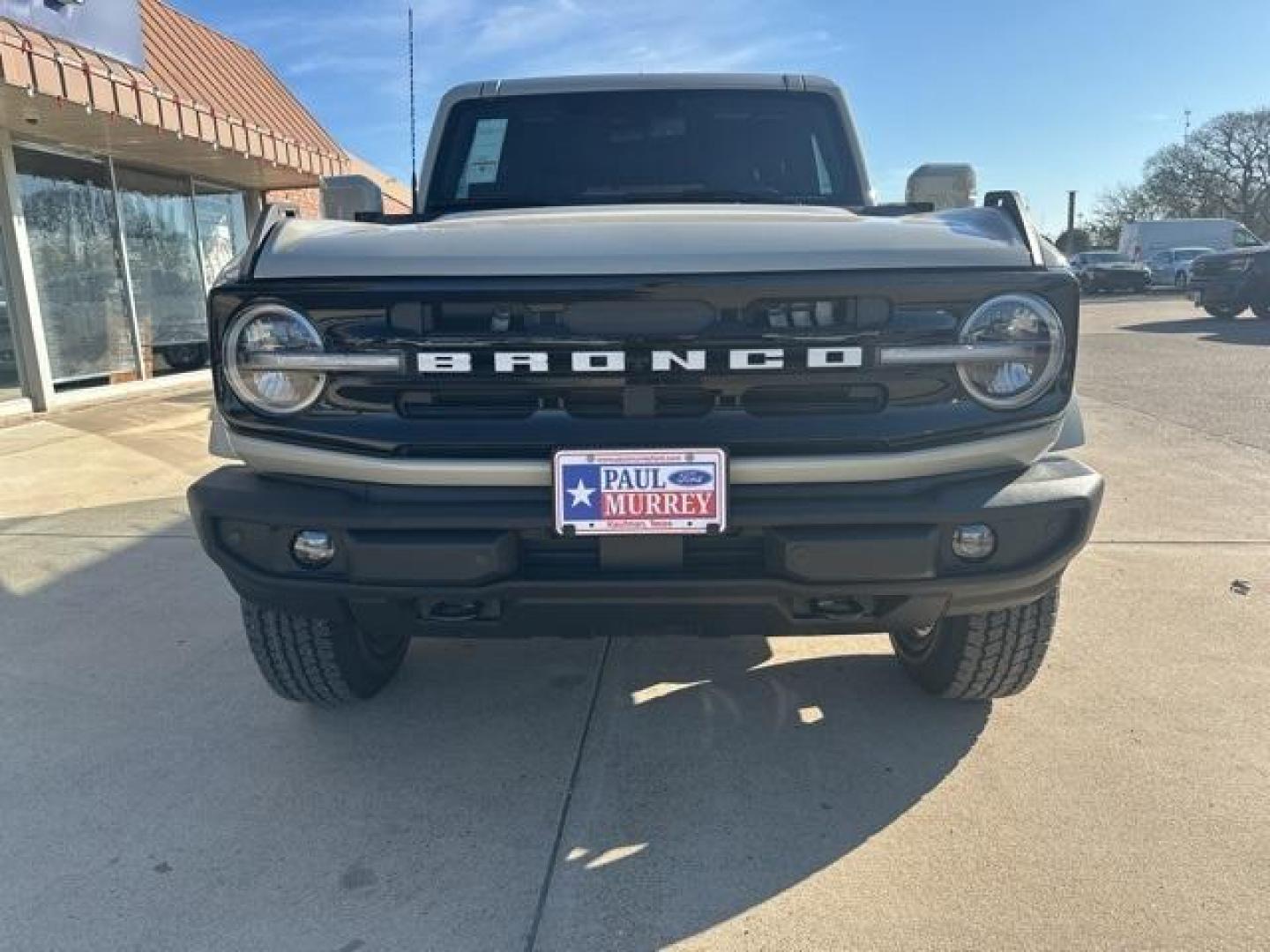 2025 Desert Sand /Black Onyx Interior Ford Bronco Outer Banks (1FMEE8BP4SL) with an 2.7L EcoBoost V6 engine, Automatic transmission, located at 1105 E Mulberry, Kaufman, TX, 75142, (972) 962-2151, 32.589550, -96.300926 - $3,000 off MSRP!<br><br><br>Desert Sand 2025 Ford Bronco 4D Sport Utility Outer Banks 4WD 10-Speed Automatic 2.7L EcoBoost V6 19/21 City/Highway MPG Price includes: $1000 - Final Days Mega Bonus Cash. Exp. 01/02/2026 $2000 - Retail Bonus Cash. Exp. 01/05/2026 - Photo#6