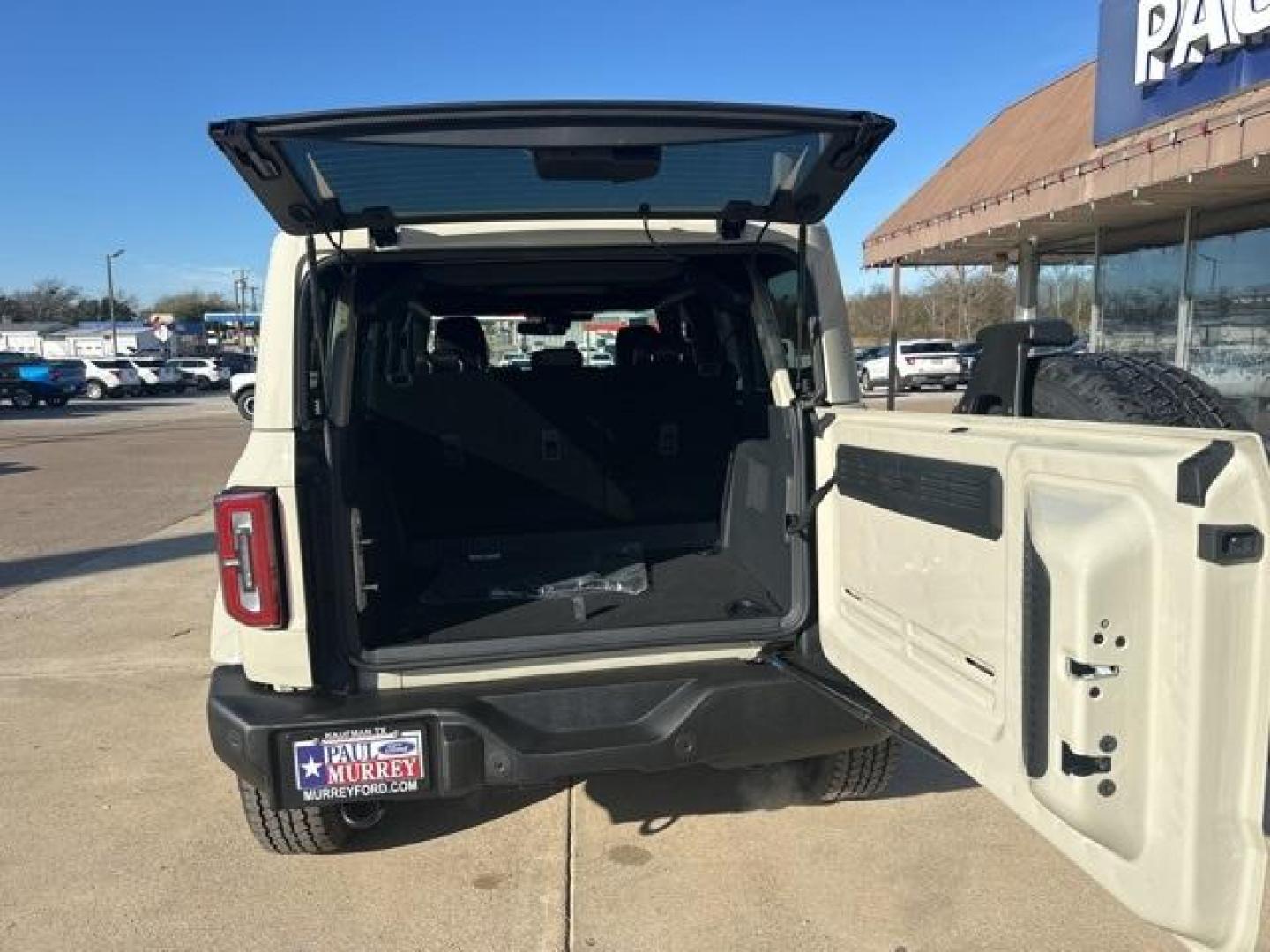 2025 Desert Sand /Black Onyx Interior Ford Bronco Outer Banks (1FMEE8BP4SL) with an 2.7L EcoBoost V6 engine, Automatic transmission, located at 1105 E Mulberry, Kaufman, TX, 75142, (972) 962-2151, 32.589550, -96.300926 - $3,000 off MSRP!<br><br><br>Desert Sand 2025 Ford Bronco 4D Sport Utility Outer Banks 4WD 10-Speed Automatic 2.7L EcoBoost V6 19/21 City/Highway MPG Price includes: $1000 - Final Days Mega Bonus Cash. Exp. 01/02/2026 $2000 - Retail Bonus Cash. Exp. 01/05/2026 - Photo#16