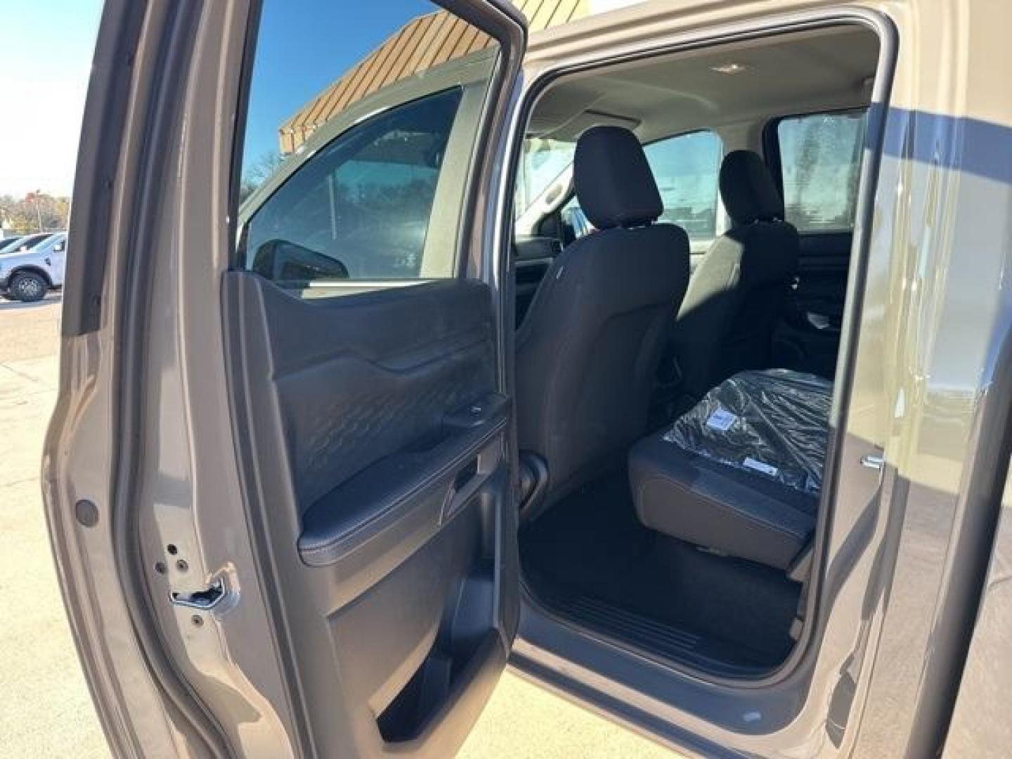 2025 Gray /Ebony Ford Ranger XLT (1FTER4GH6SL) with an EcoBoost 2.3L I4 GTDi DOHC Turbocharged VCT engine, Automatic transmission, located at 1105 E Mulberry, Kaufman, TX, 75142, (972) 962-2151, 32.589550, -96.300926 - Recent Arrival! $3,000 off MSRP! Priced below KBB Fair Purchase Price!<br><br><br>Gray 2025 Ford Ranger 4D Crew Cab XLT RWD 10-Speed Automatic EcoBoost 2.3L I4 GTDi DOHC Turbocharged VCT 21/25 City/Highway MPG Price includes: $1000 - Final Days Mega Bonus Cash. Exp. 01/02/2026 $2000 - Bonus Customer - Photo#13