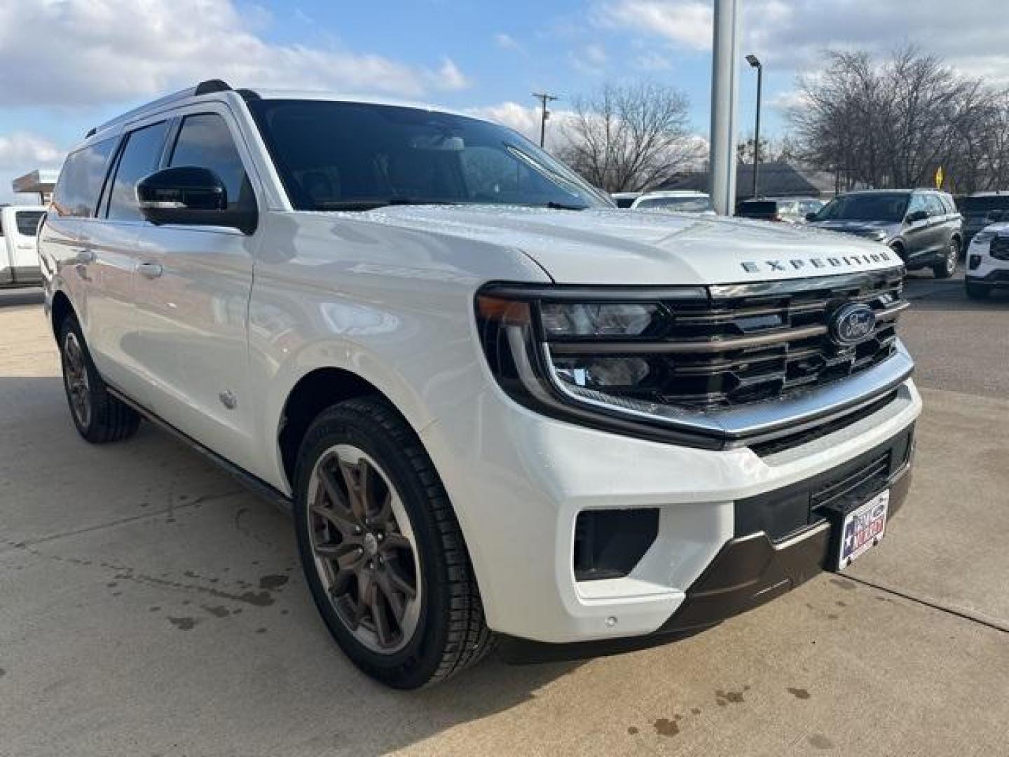 2026 White Metallic /Mesa Ford Expedition Max King Ranch (1FMJK1P84TE) with an EcoBoost 3.5L V6 GTDi DOHC 24V Twin Turbocharged engine, Automatic transmission, located at 1105 E Mulberry, Kaufman, TX, 75142, (972) 962-2151, 32.589550, -96.300926 - Star White Metallic Tri-Coat 2026 Ford Expedition Max 4D Sport Utility King Ranch 4WD 10-Speed Automatic EcoBoost 3.5L V6 GTDi DOHC 24V Twin Turbocharged - Photo#4