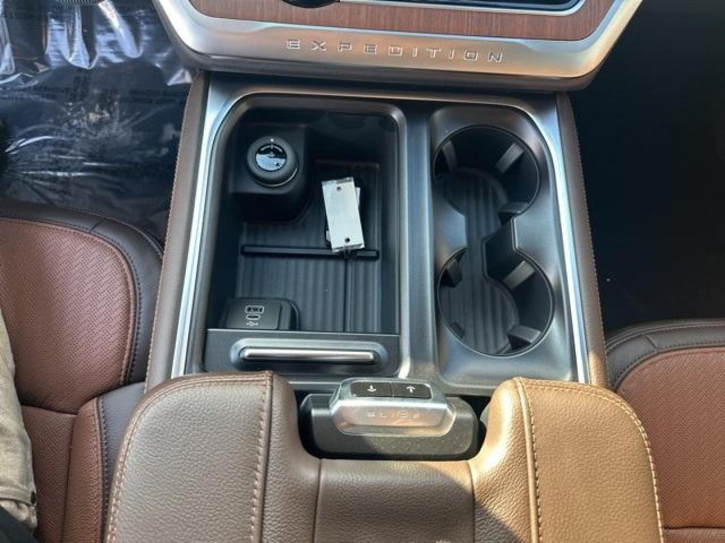 2026 White Metallic /Mesa Ford Expedition Max King Ranch (1FMJK1P84TE) with an EcoBoost 3.5L V6 GTDi DOHC 24V Twin Turbocharged engine, Automatic transmission, located at 1105 E Mulberry, Kaufman, TX, 75142, (972) 962-2151, 32.589550, -96.300926 - Star White Metallic Tri-Coat 2026 Ford Expedition Max 4D Sport Utility King Ranch 4WD 10-Speed Automatic EcoBoost 3.5L V6 GTDi DOHC 24V Twin Turbocharged - Photo#12