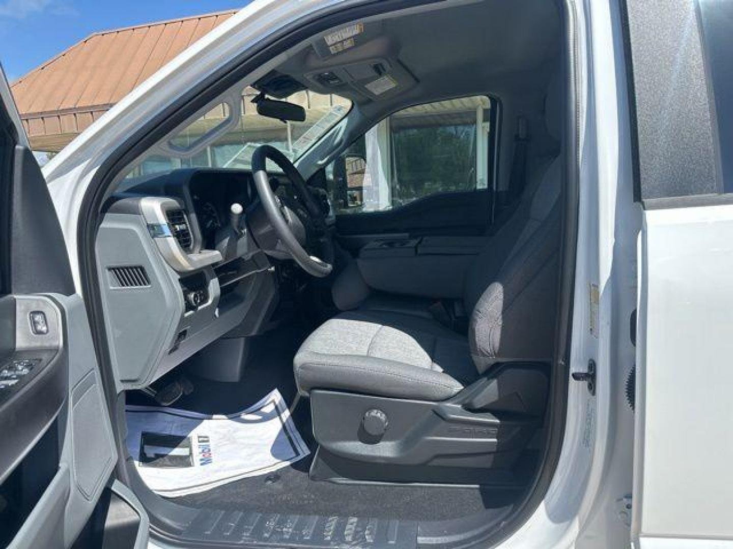 2026 Oxford White /Medium Dark Slate Ford F-350SD XL (1FT8W3BT4TE) with an Power Stroke 6.7L V8 DI 32V OHV Turbodiesel engine, Automatic transmission, located at 1105 E Mulberry, Kaufman, TX, 75142, (972) 962-2151, 32.589550, -96.300926 - Photo#6