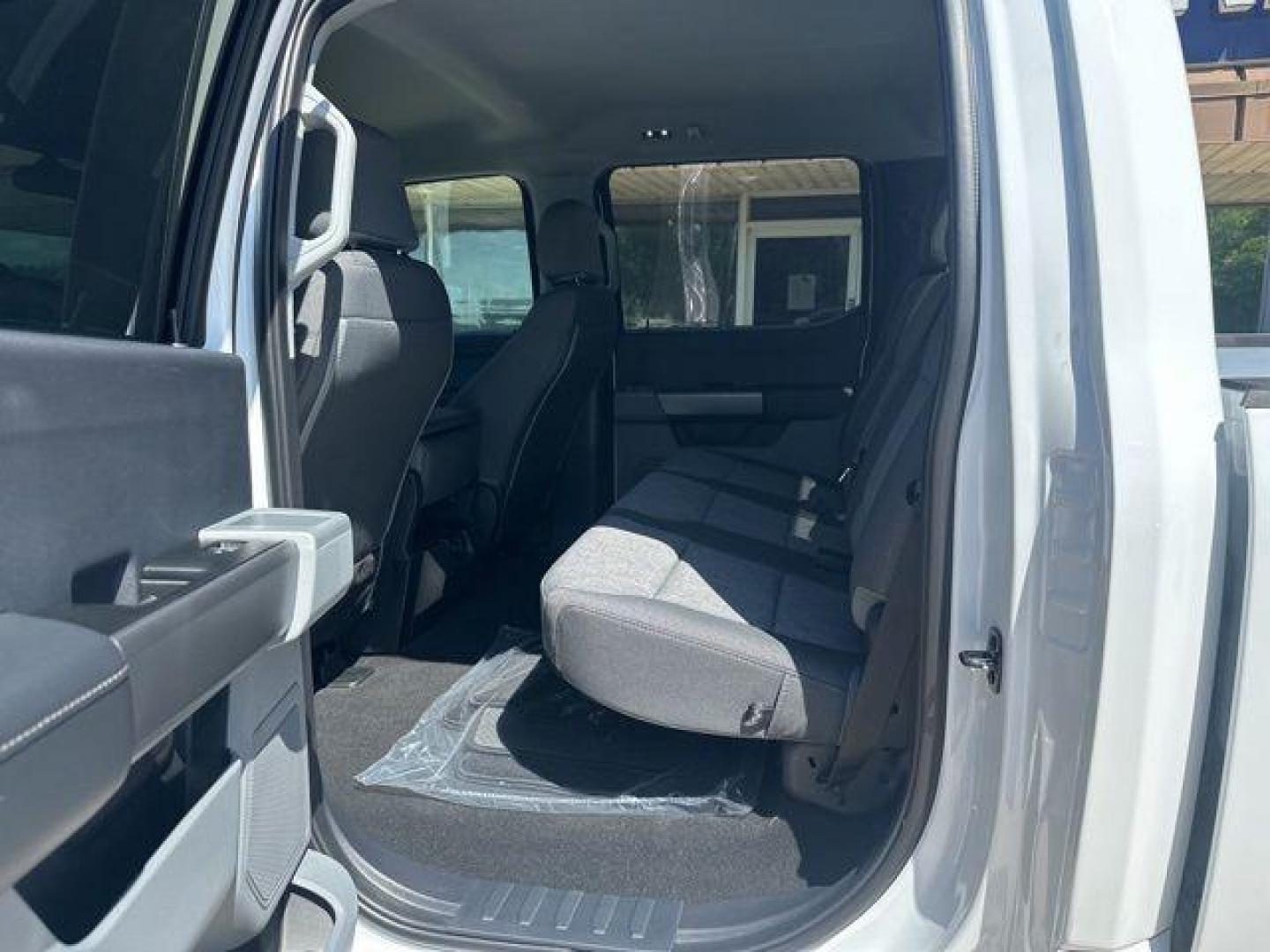 2026 Oxford White /Medium Dark Slate Ford F-350SD XL (1FT8W3BT4TE) with an Power Stroke 6.7L V8 DI 32V OHV Turbodiesel engine, Automatic transmission, located at 1105 E Mulberry, Kaufman, TX, 75142, (972) 962-2151, 32.589550, -96.300926 - Photo#11