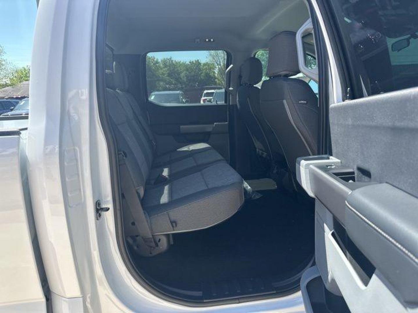 2026 Oxford White /Medium Dark Slate Ford F-350SD XL (1FT8W3BT4TE) with an Power Stroke 6.7L V8 DI 32V OHV Turbodiesel engine, Automatic transmission, located at 1105 E Mulberry, Kaufman, TX, 75142, (972) 962-2151, 32.589550, -96.300926 - Photo#13