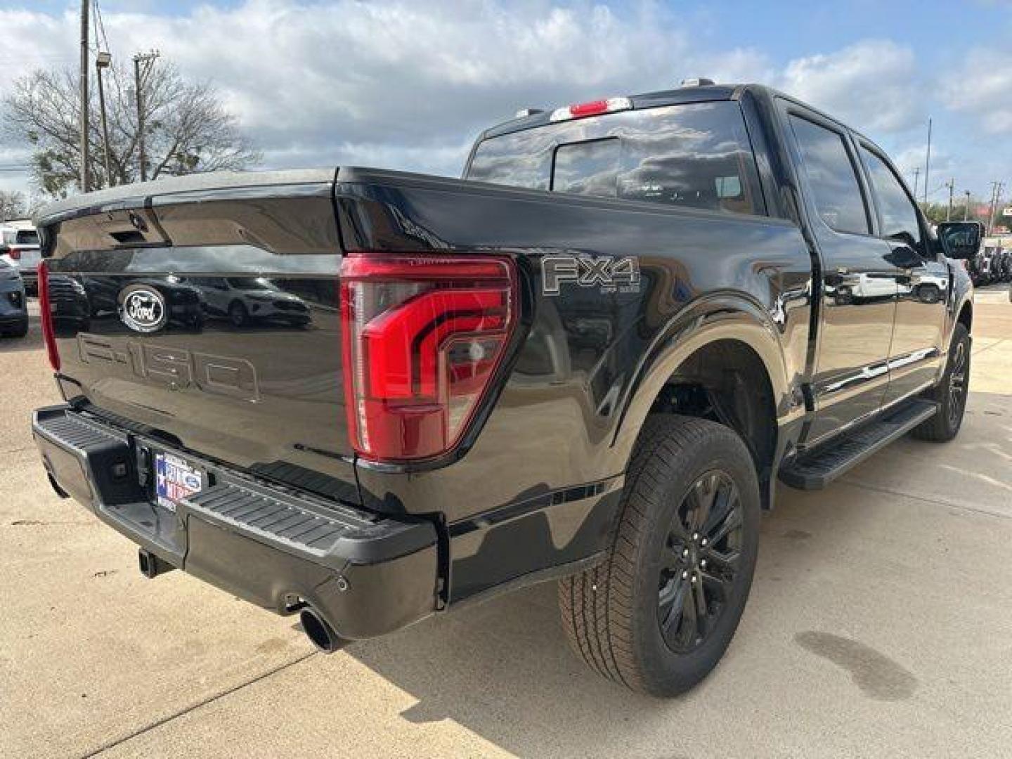 2025 Black Metallic /Black Ford F-150 Lariat (1FTFW5L8XSF) with an 3.5L V6 EcoBoost engine, Automatic transmission, located at 1105 E Mulberry, Kaufman, TX, 75142, (972) 962-2151, 32.589550, -96.300926 - $8,587 off MSRP!<br><br>4WD.<br>Agate Black Metallic 2025 Ford F-150 4D SuperCrew Lariat 4WD 10-Speed Automatic 3.5L V6 EcoBoost 18/23 City/Highway MPG Price includes: $1500 - Retail Bonus Cash. Exp. 04/30/2026 $2000 - Retail Customer Cash. Exp. 04/30/2026 - Photo#4