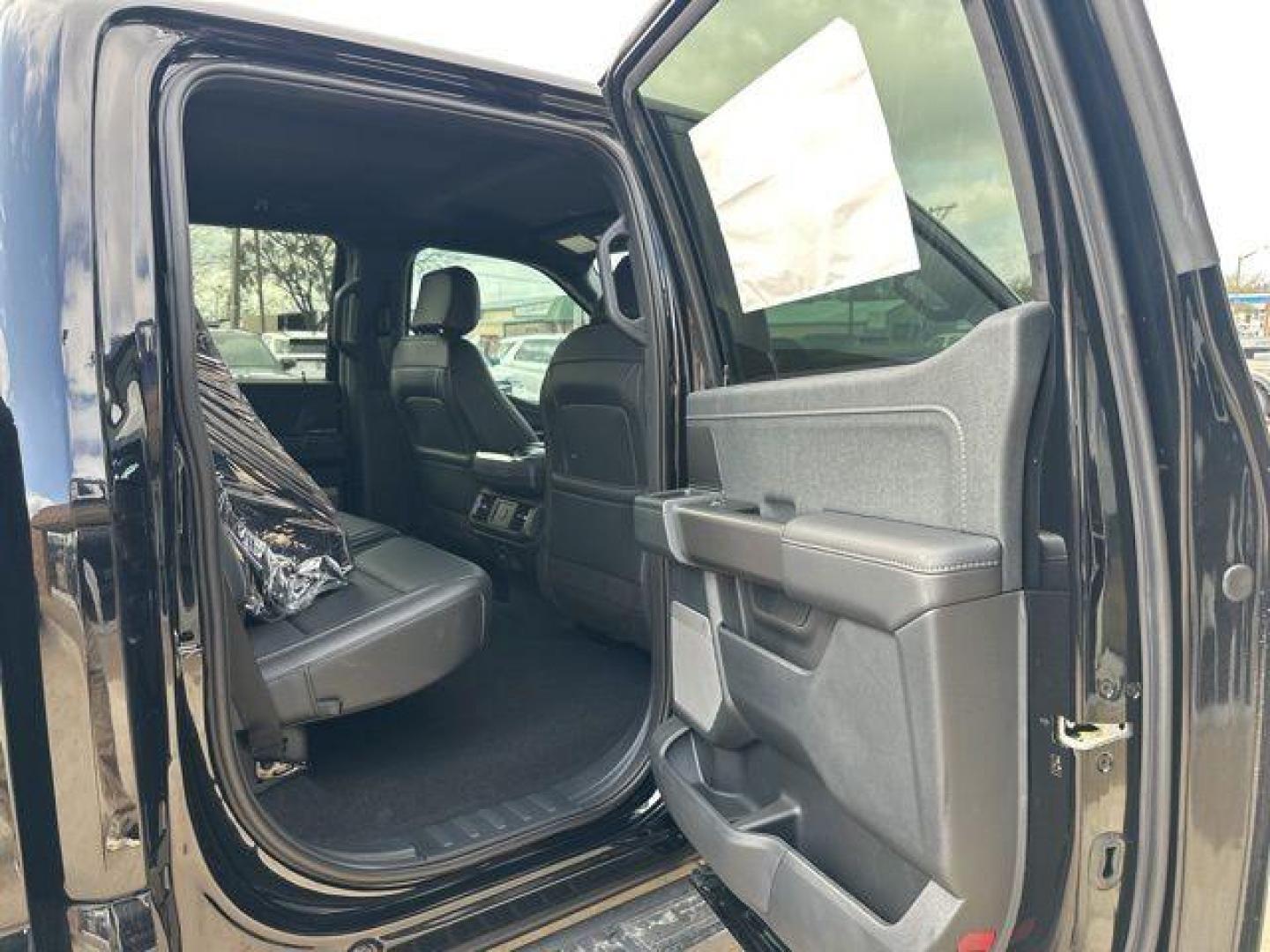 2025 Black Metallic /Black Ford F-150 Lariat (1FTFW5L8XSF) with an 3.5L V6 EcoBoost engine, Automatic transmission, located at 1105 E Mulberry, Kaufman, TX, 75142, (972) 962-2151, 32.589550, -96.300926 - $8,587 off MSRP!<br><br>4WD.<br>Agate Black Metallic 2025 Ford F-150 4D SuperCrew Lariat 4WD 10-Speed Automatic 3.5L V6 EcoBoost 18/23 City/Highway MPG Price includes: $1500 - Retail Bonus Cash. Exp. 04/30/2026 $2000 - Retail Customer Cash. Exp. 04/30/2026 - Photo#15