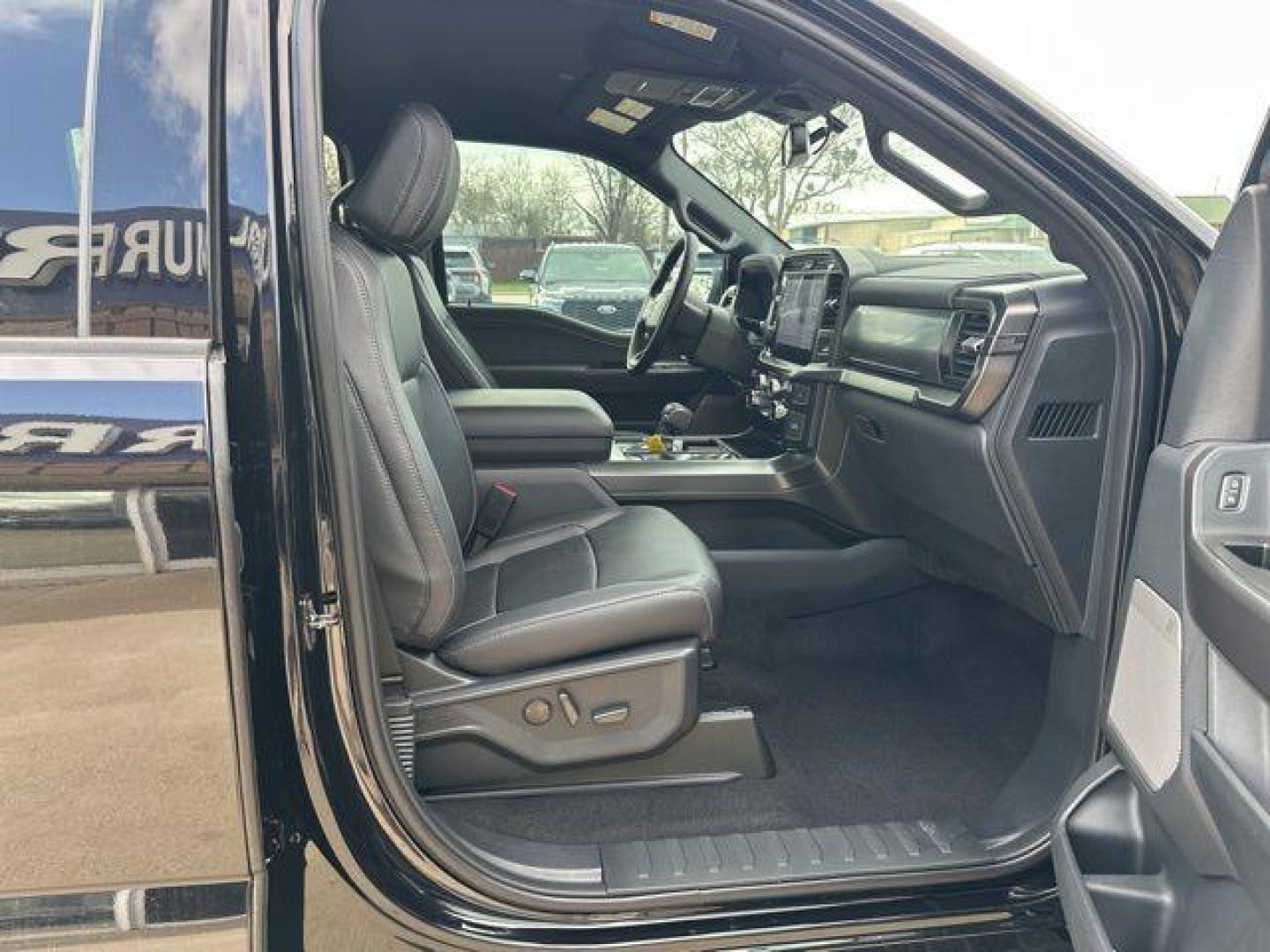 2025 Black Metallic /Black Ford F-150 Lariat (1FTFW5L8XSF) with an 3.5L V6 EcoBoost engine, Automatic transmission, located at 1105 E Mulberry, Kaufman, TX, 75142, (972) 962-2151, 32.589550, -96.300926 - $8,587 off MSRP!<br><br>4WD.<br>Agate Black Metallic 2025 Ford F-150 4D SuperCrew Lariat 4WD 10-Speed Automatic 3.5L V6 EcoBoost 18/23 City/Highway MPG Price includes: $1500 - Retail Bonus Cash. Exp. 04/30/2026 $2000 - Retail Customer Cash. Exp. 04/30/2026 - Photo#18