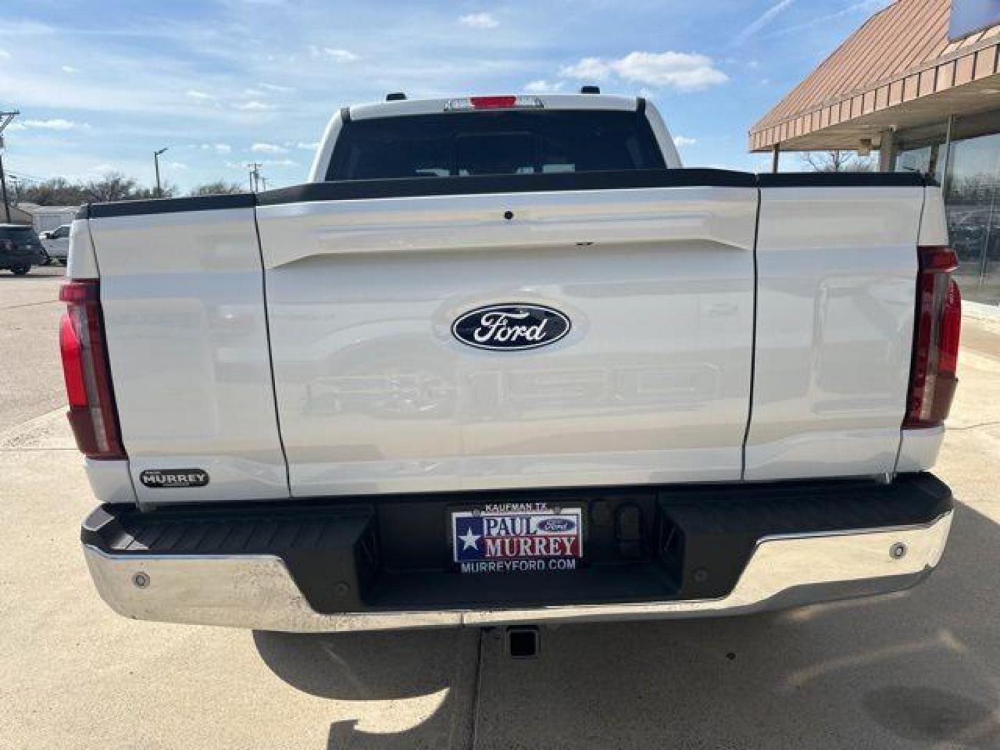 2025 White Metallic /Black Ford F-150 Lariat (1FTFW5L84SF) with an 3.5L V6 EcoBoost engine, Automatic transmission, located at 1105 E Mulberry, Kaufman, TX, 75142, (972) 962-2151, 32.589550, -96.300926 - $4,904 off MSRP!<br><br>4WD.<br>Star White Metallic Tri-Coat 2025 Ford F-150 4D SuperCrew Lariat 4WD 10-Speed Automatic 3.5L V6 EcoBoost 18/23 City/Highway MPG - Photo#3