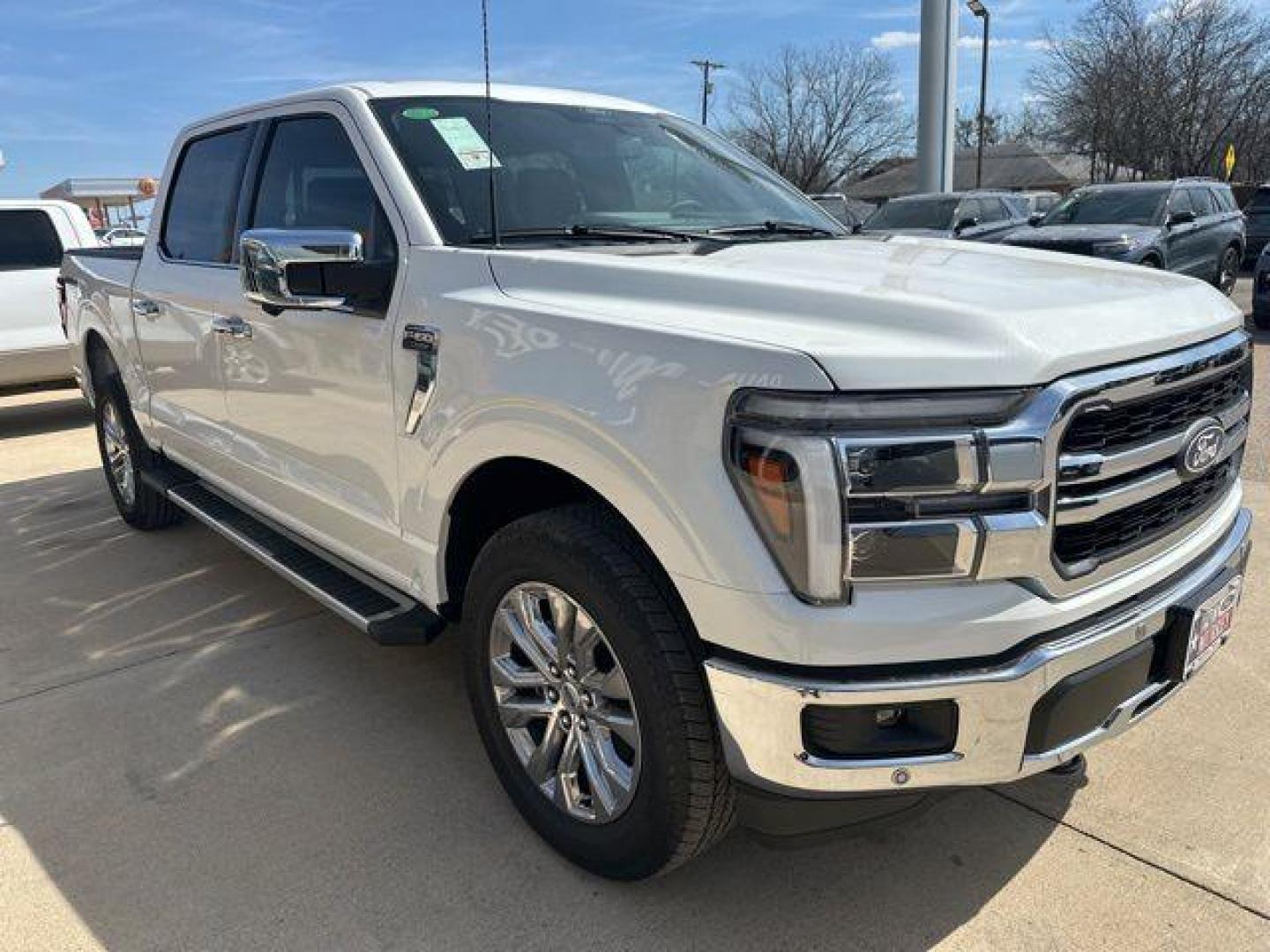 2025 White Metallic /Black Ford F-150 Lariat (1FTFW5L84SF) with an 3.5L V6 EcoBoost engine, Automatic transmission, located at 1105 E Mulberry, Kaufman, TX, 75142, (972) 962-2151, 32.589550, -96.300926 - $4,904 off MSRP!<br><br>4WD.<br>Star White Metallic Tri-Coat 2025 Ford F-150 4D SuperCrew Lariat 4WD 10-Speed Automatic 3.5L V6 EcoBoost 18/23 City/Highway MPG - Photo#5