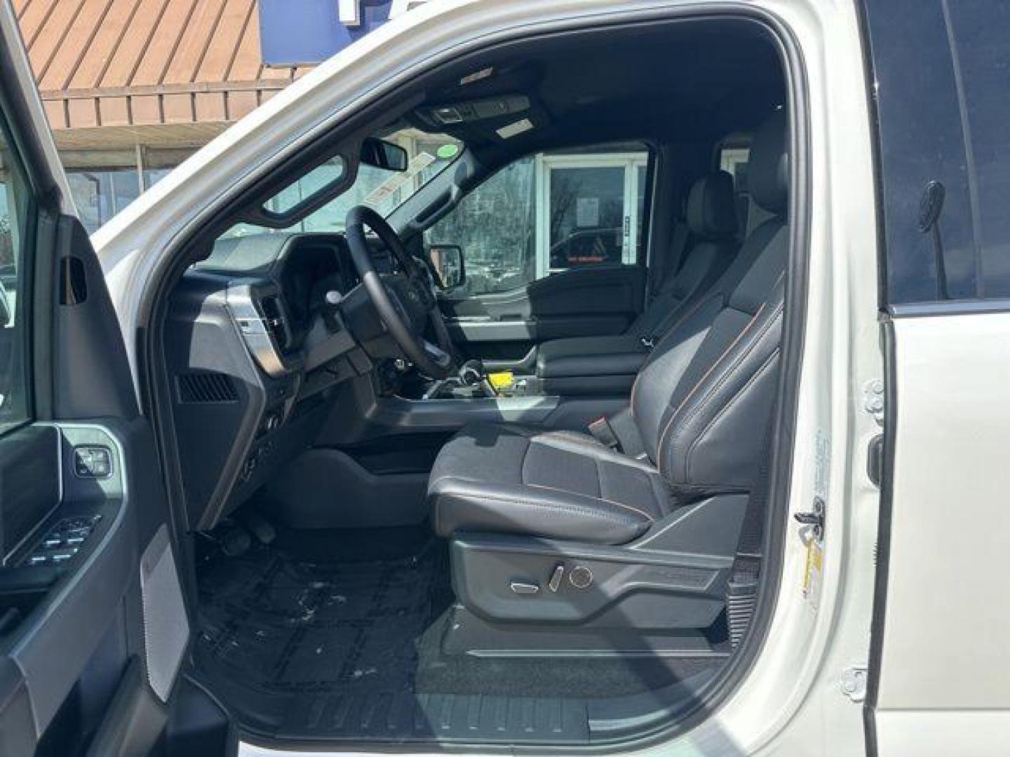 2025 White Metallic /Black Ford F-150 Lariat (1FTFW5L84SF) with an 3.5L V6 EcoBoost engine, Automatic transmission, located at 1105 E Mulberry, Kaufman, TX, 75142, (972) 962-2151, 32.589550, -96.300926 - $4,904 off MSRP!<br><br>4WD.<br>Star White Metallic Tri-Coat 2025 Ford F-150 4D SuperCrew Lariat 4WD 10-Speed Automatic 3.5L V6 EcoBoost 18/23 City/Highway MPG - Photo#7