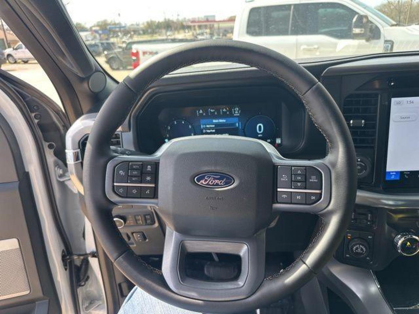 2025 White Metallic /Black Ford F-150 Lariat (1FTFW5L84SF) with an 3.5L V6 EcoBoost engine, Automatic transmission, located at 1105 E Mulberry, Kaufman, TX, 75142, (972) 962-2151, 32.589550, -96.300926 - $4,904 off MSRP!<br><br>4WD.<br>Star White Metallic Tri-Coat 2025 Ford F-150 4D SuperCrew Lariat 4WD 10-Speed Automatic 3.5L V6 EcoBoost 18/23 City/Highway MPG - Photo#8