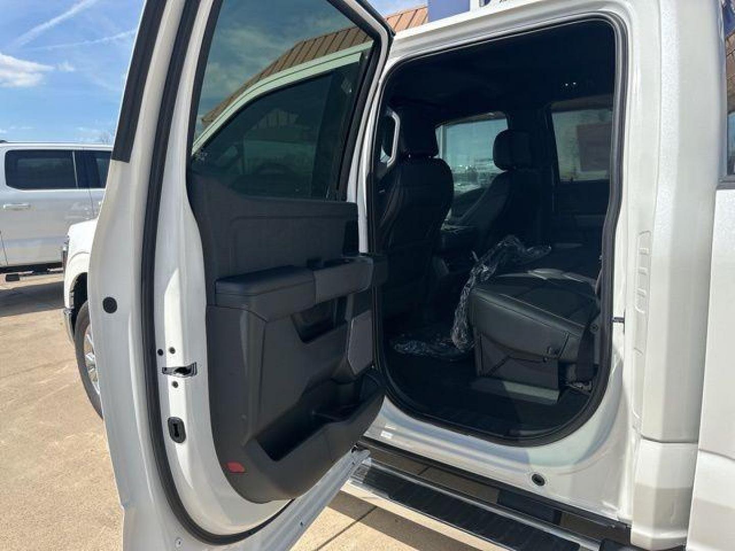 2025 White Metallic /Black Ford F-150 Lariat (1FTFW5L84SF) with an 3.5L V6 EcoBoost engine, Automatic transmission, located at 1105 E Mulberry, Kaufman, TX, 75142, (972) 962-2151, 32.589550, -96.300926 - $4,904 off MSRP!<br><br>4WD.<br>Star White Metallic Tri-Coat 2025 Ford F-150 4D SuperCrew Lariat 4WD 10-Speed Automatic 3.5L V6 EcoBoost 18/23 City/Highway MPG - Photo#11