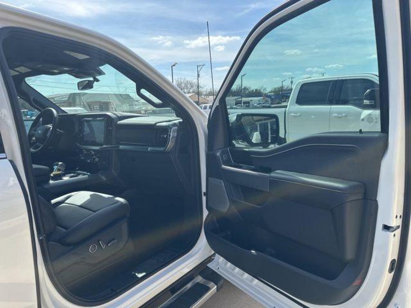 2025 White Metallic /Black Ford F-150 Lariat (1FTFW5L84SF) with an 3.5L V6 EcoBoost engine, Automatic transmission, located at 1105 E Mulberry, Kaufman, TX, 75142, (972) 962-2151, 32.589550, -96.300926 - $4,904 off MSRP!<br><br>4WD.<br>Star White Metallic Tri-Coat 2025 Ford F-150 4D SuperCrew Lariat 4WD 10-Speed Automatic 3.5L V6 EcoBoost 18/23 City/Highway MPG - Photo#15