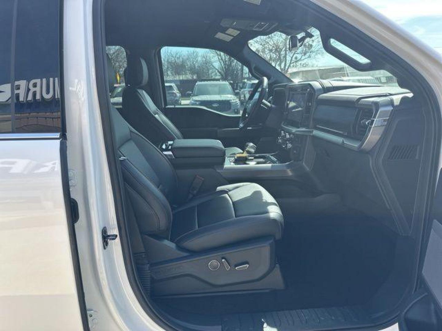 2025 White Metallic /Black Ford F-150 Lariat (1FTFW5L84SF) with an 3.5L V6 EcoBoost engine, Automatic transmission, located at 1105 E Mulberry, Kaufman, TX, 75142, (972) 962-2151, 32.589550, -96.300926 - $4,904 off MSRP!<br><br>4WD.<br>Star White Metallic Tri-Coat 2025 Ford F-150 4D SuperCrew Lariat 4WD 10-Speed Automatic 3.5L V6 EcoBoost 18/23 City/Highway MPG - Photo#16