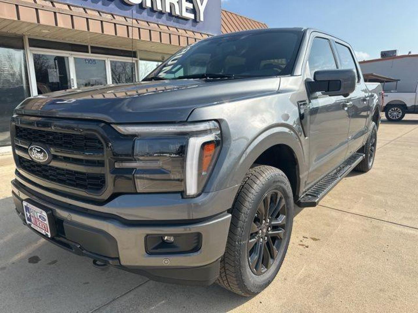 2025 Gray Metallic /Black Ford F-150 Lariat (1FTFW5L88SF) with an 3.5L V6 EcoBoost engine, Automatic transmission, located at 1105 E Mulberry, Kaufman, TX, 75142, (972) 962-2151, 32.589550, -96.300926 - $8,587 off MSRP!<br><br>4WD.<br>Carbonized Gray Metallic 2025 Ford F-150 4D SuperCrew Lariat 4WD 10-Speed Automatic 3.5L V6 EcoBoost 18/23 City/Highway MPG Price includes: $1000 - Employee Pricing Retail Bonus Cash. Exp. 07/06/2026 $2500 - Employee Pricing Retail Customer Cash. Exp. 07/06/2026 - Photo#1