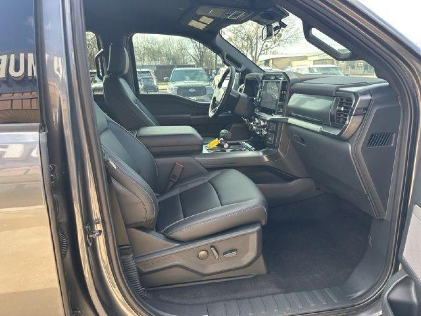2025 Gray Metallic /Black Ford F-150 Lariat (1FTFW5L88SF) with an 3.5L V6 EcoBoost engine, Automatic transmission, located at 1105 E Mulberry, Kaufman, TX, 75142, (972) 962-2151, 32.589550, -96.300926 - $8,587 off MSRP!<br><br>4WD.<br>Carbonized Gray Metallic 2025 Ford F-150 4D SuperCrew Lariat 4WD 10-Speed Automatic 3.5L V6 EcoBoost 18/23 City/Highway MPG Price includes: $1000 - Employee Pricing Retail Bonus Cash. Exp. 07/06/2026 $2500 - Employee Pricing Retail Customer Cash. Exp. 07/06/2026 - Photo#18