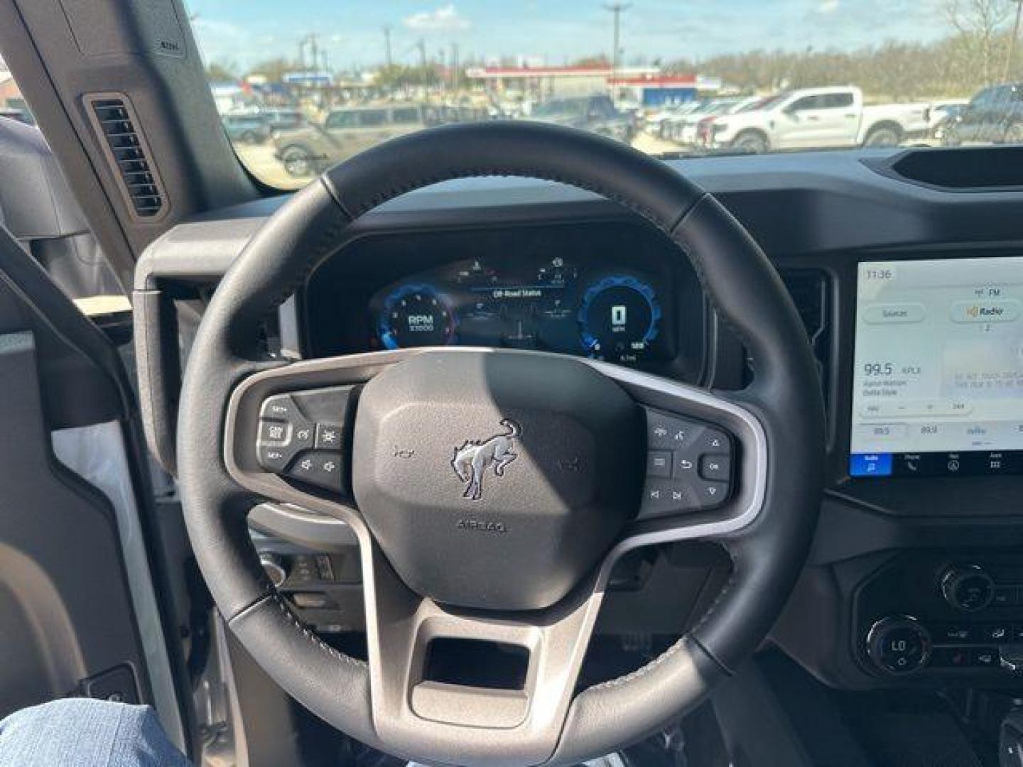 2025 Oxford White /Dark Gray W/Black Onyx Ford Bronco Big Bend (1FMDE7BH8SL) with an 2.3L EcoBoost I-4 engine, Automatic transmission, located at 1105 E Mulberry, Kaufman, TX, 75142, (972) 962-2151, 32.589550, -96.300926 - $4,505 off MSRP! Priced below KBB Fair Purchase Price!<br><br><br>Oxford White 2025 Ford Bronco 4D Sport Utility Big Bend 4WD 10-Speed Automatic 2.3L EcoBoost I-4 18/22 City/Highway MPG Price includes: $2750 - Retail Customer Cash. Exp. 04/30/2026 - Photo#9