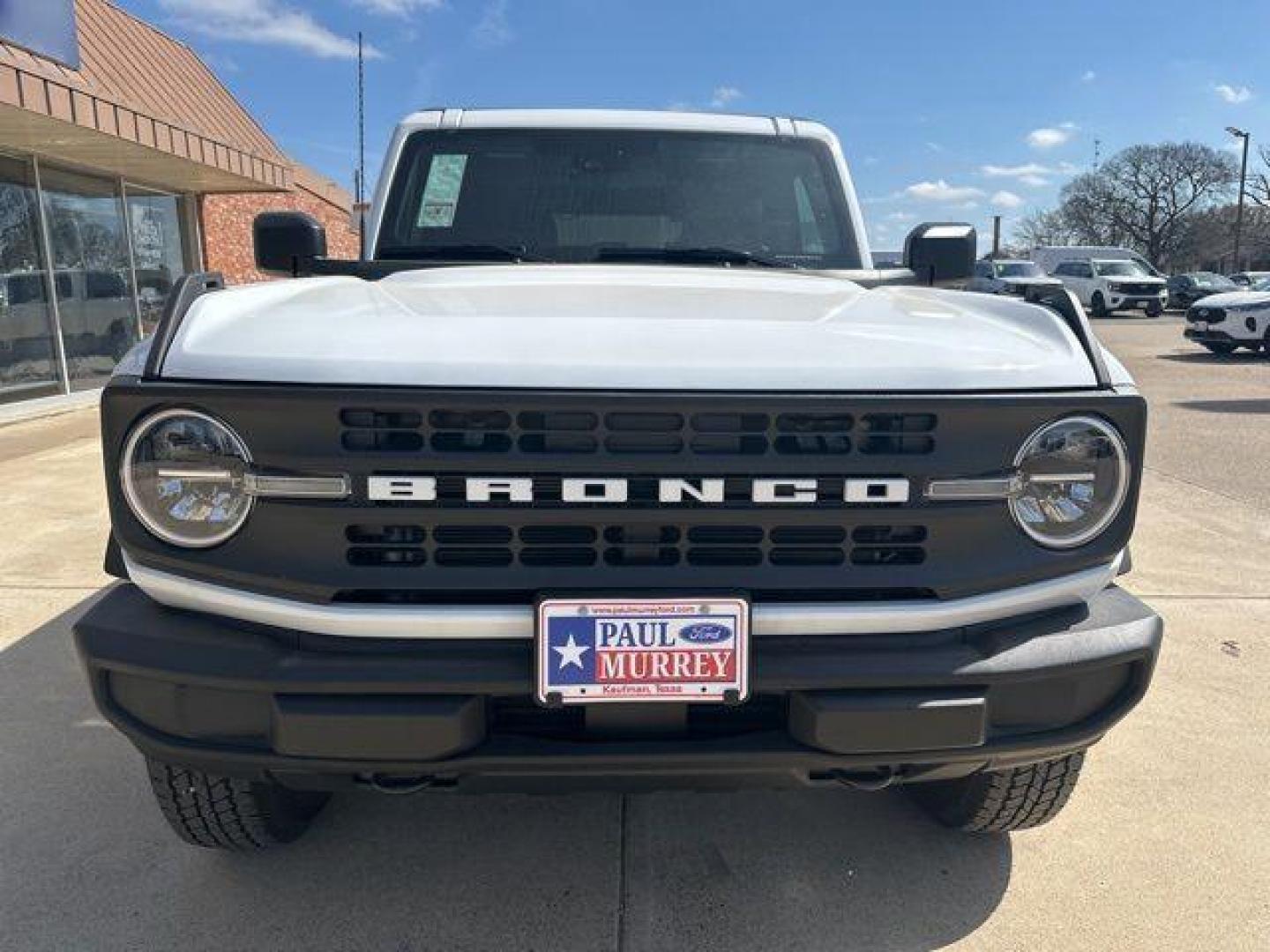2025 Oxford White /Dark Gray W/Black Onyx Ford Bronco Big Bend (1FMDE7BH8SL) with an 2.3L EcoBoost I-4 engine, Automatic transmission, located at 1105 E Mulberry, Kaufman, TX, 75142, (972) 962-2151, 32.589550, -96.300926 - $2,755 off MSRP!<br><br><br>Oxford White 2025 Ford Bronco 4D Sport Utility Big Bend 4WD 10-Speed Automatic 2.3L EcoBoost I-4 18/22 City/Highway MPG Price includes: $1000 - Employee Pricing Retail Customer Cash. Exp. 07/06/2026 - Photo#6