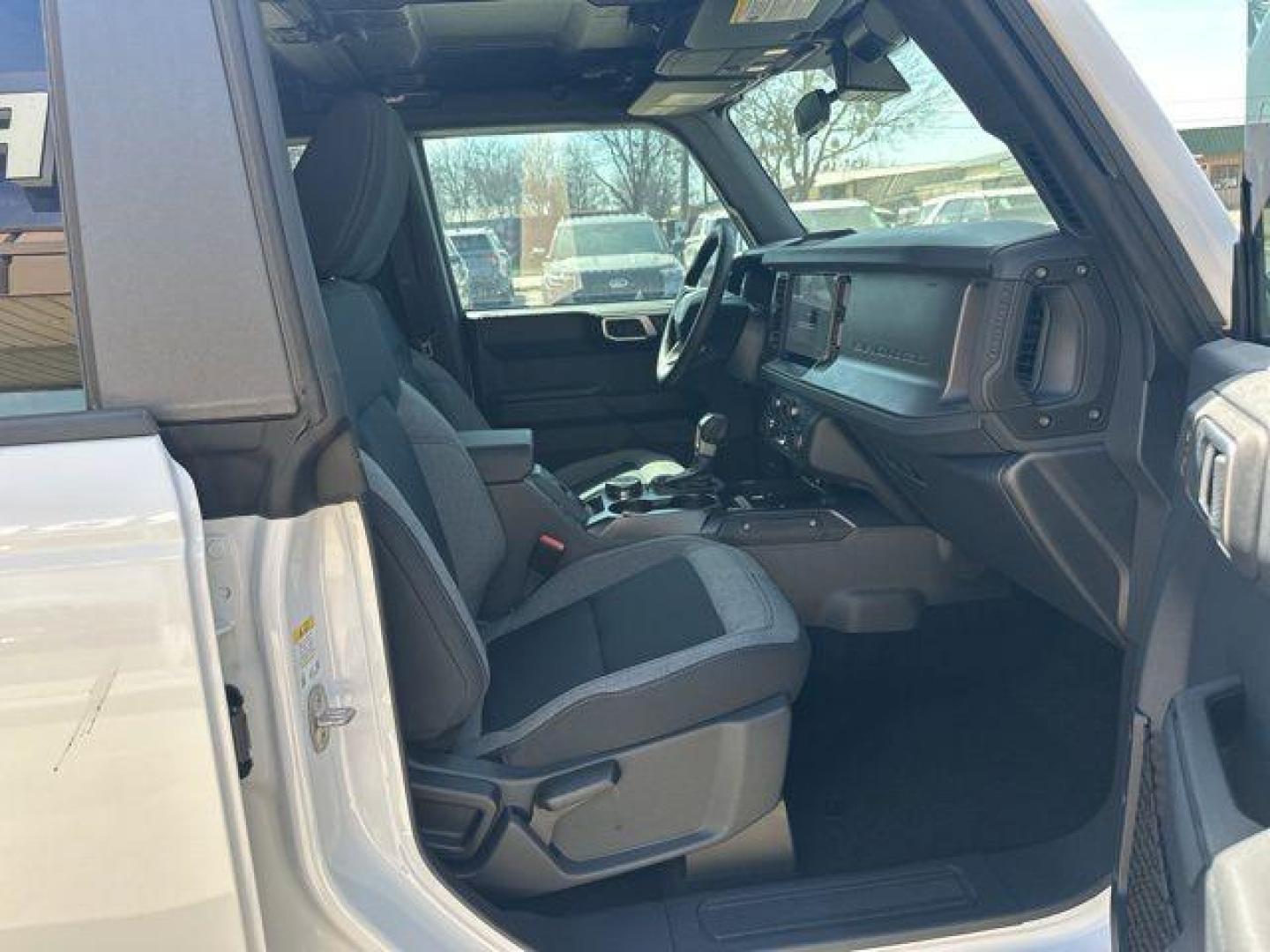 2025 Oxford White /Dark Gray W/Black Onyx Ford Bronco Big Bend (1FMDE7BH8SL) with an 2.3L EcoBoost I-4 engine, Automatic transmission, located at 1105 E Mulberry, Kaufman, TX, 75142, (972) 962-2151, 32.589550, -96.300926 - $2,755 off MSRP!<br><br><br>Oxford White 2025 Ford Bronco 4D Sport Utility Big Bend 4WD 10-Speed Automatic 2.3L EcoBoost I-4 18/22 City/Highway MPG Price includes: $1000 - Employee Pricing Retail Customer Cash. Exp. 07/06/2026 - Photo#19