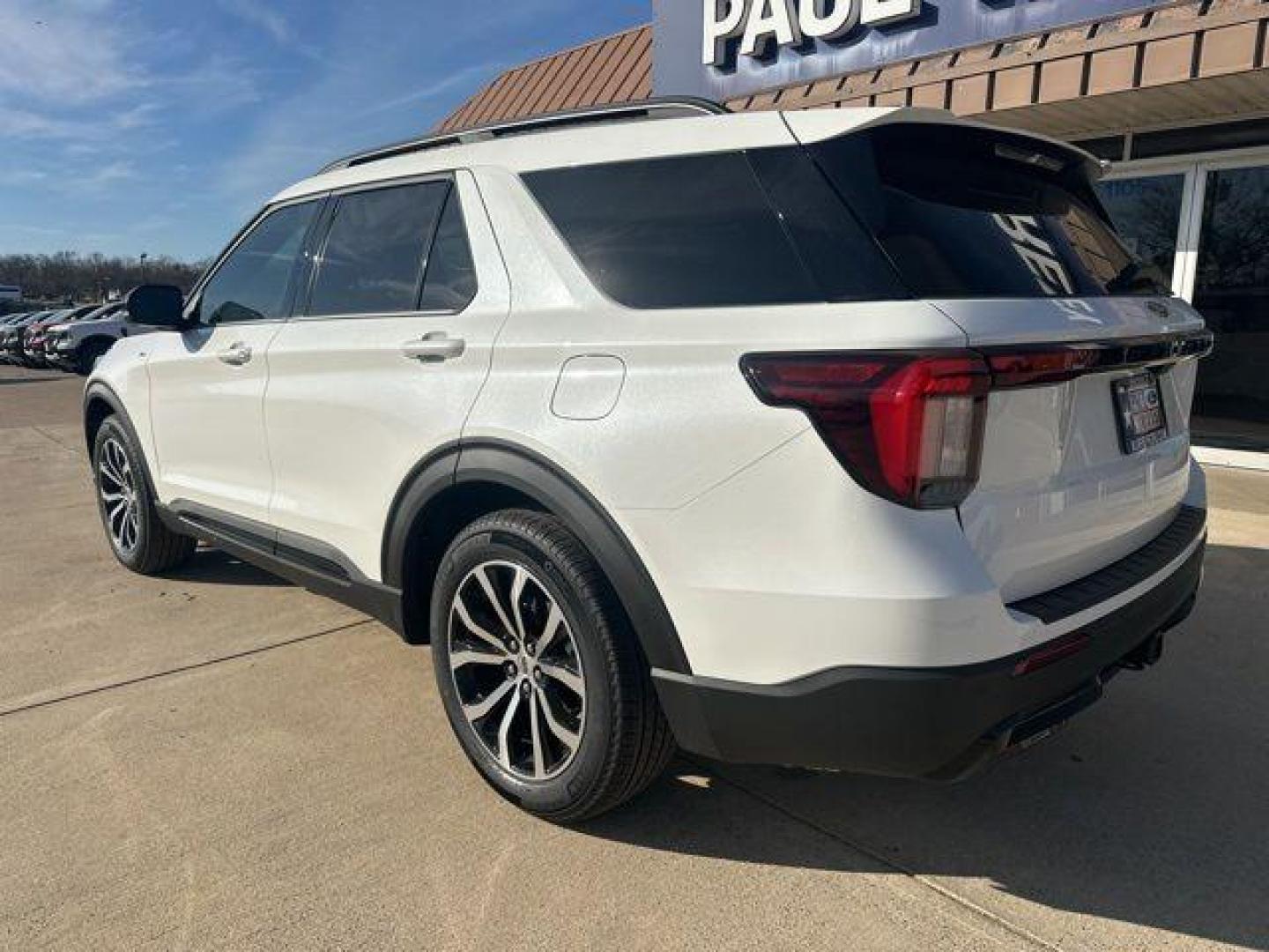 2026 White Metallic /Onyx Ford Explorer ST-Line (1FMUK7KHXTG) with an 2.3L EcoBoost I-4 engine, Automatic transmission, located at 1105 E Mulberry, Kaufman, TX, 75142, (972) 962-2151, 32.589550, -96.300926 - $1,000 off MSRP!<br><br><br>White Metallic 2026 Ford Explorer 4D Sport Utility ST-Line RWD 10-Speed Automatic 2.3L EcoBoost I-4 20/29 City/Highway MPG<br><br>20/29 City/Highway MPG Price includes: $1000 - Employee Pricing Retail Customer Cash. Exp. 07/06/2026 - Photo#2