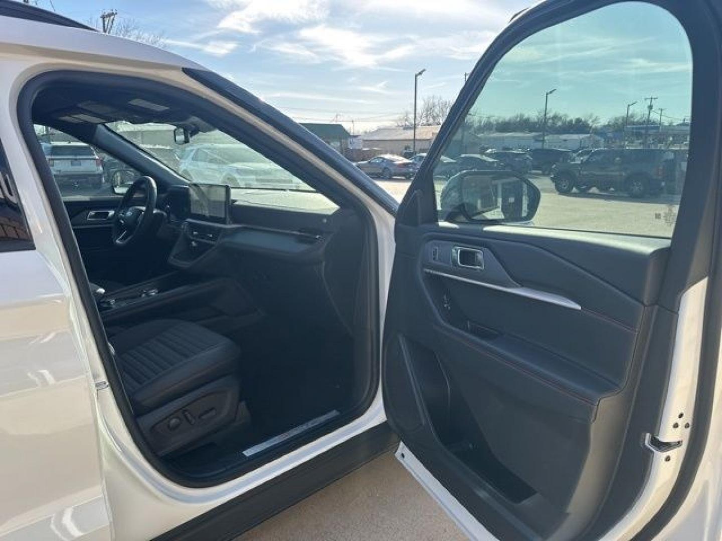 2026 White Metallic /Onyx Ford Explorer ST-Line (1FMUK7KHXTG) with an 2.3L EcoBoost I-4 engine, Automatic transmission, located at 1105 E Mulberry, Kaufman, TX, 75142, (972) 962-2151, 32.589550, -96.300926- Photo#16