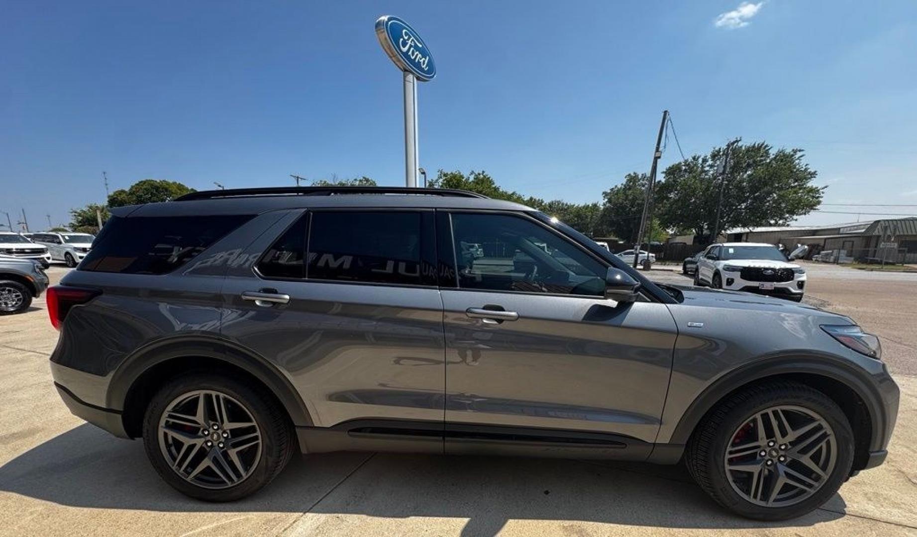 2026 Gray Metallic /Onyx Ford Explorer ST-Line (1FMUK7KH8TG) with an 2.3L EcoBoost I-4 engine, Automatic transmission, located at 1105 E Mulberry, Kaufman, TX, 75142, (972) 962-2151, 32.589550, -96.300926 - $4,500 off MSRP!<br><br><br>Gray Metallic 2026 Ford Explorer 4D Sport Utility ST-Line RWD 10-Speed Automatic 2.3L EcoBoost I-4 20/29 City/Highway MPG<br><br>20/29 City/Highway MPG Price includes: $1000 - SSE Down Payment Assistance. Exp. 08/31/2026 $3000 - Retail Customer Cash. Exp. 09/30/2026 $500- Photo#17