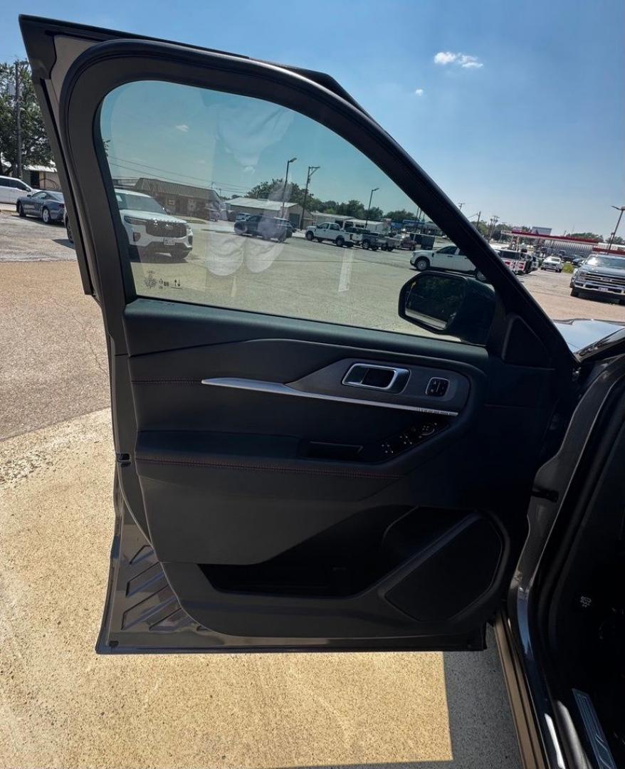 2026 Gray Metallic /Onyx Ford Explorer ST-Line (1FMUK7KH8TG) with an 2.3L EcoBoost I-4 engine, Automatic transmission, located at 1105 E Mulberry, Kaufman, TX, 75142, (972) 962-2151, 32.589550, -96.300926 - $4,500 off MSRP!<br><br><br>Gray Metallic 2026 Ford Explorer 4D Sport Utility ST-Line RWD 10-Speed Automatic 2.3L EcoBoost I-4 20/29 City/Highway MPG<br><br>20/29 City/Highway MPG Price includes: $1000 - SSE Down Payment Assistance. Exp. 08/31/2026 $3000 - Retail Customer Cash. Exp. 09/30/2026 $500- Photo#18