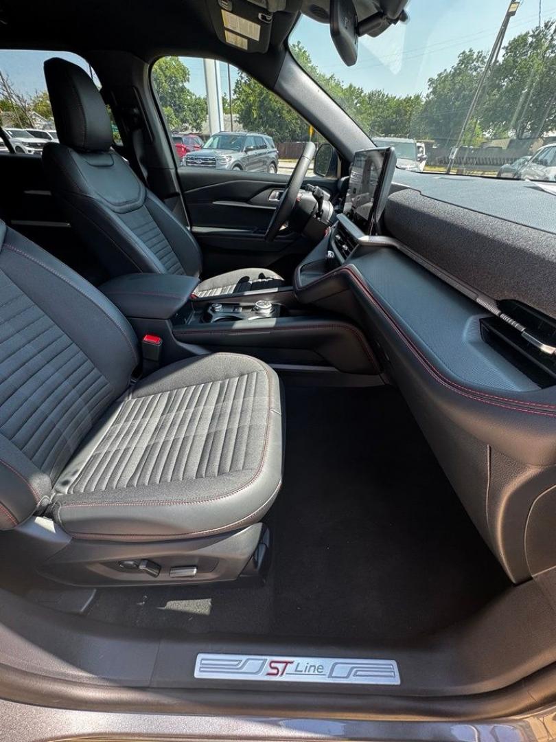 2026 Gray Metallic /Onyx Ford Explorer ST-Line (1FMUK7KH8TG) with an 2.3L EcoBoost I-4 engine, Automatic transmission, located at 1105 E Mulberry, Kaufman, TX, 75142, (972) 962-2151, 32.589550, -96.300926 - $4,500 off MSRP!<br><br><br>Gray Metallic 2026 Ford Explorer 4D Sport Utility ST-Line RWD 10-Speed Automatic 2.3L EcoBoost I-4 20/29 City/Highway MPG<br><br>20/29 City/Highway MPG Price includes: $1000 - SSE Down Payment Assistance. Exp. 08/31/2026 $3000 - Retail Customer Cash. Exp. 09/30/2026 $500- Photo#32