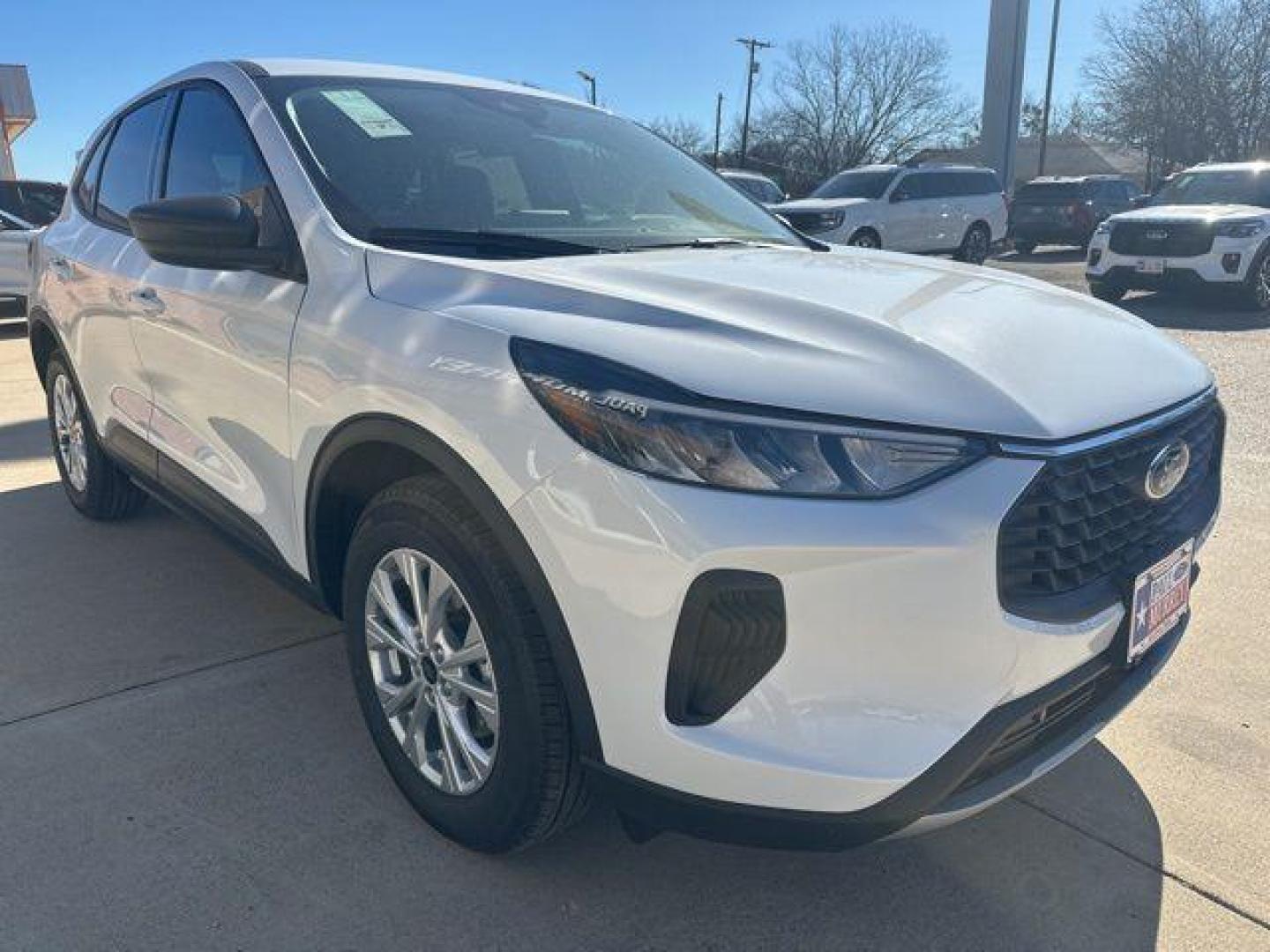 2026 Oxford White /Ebony Ford Escape Active (1FMCU0GN8TU) with an 1.5L EcoBoost engine, Automatic transmission, located at 1105 E Mulberry, Kaufman, TX, 75142, (972) 962-2151, 32.589550, -96.300926 - $2,000 off MSRP!<br><br><br>White / Oxford White 2026 Ford Escape 4D Sport Utility Active FWD 8-Speed Automatic 1.5L EcoBoost 27/34 City/Highway MPG<br><br>27/34 City/Highway MPG Price includes: $2000 - Employee Pricing Bonus Cash. Exp. 07/06/2026 - Photo#5