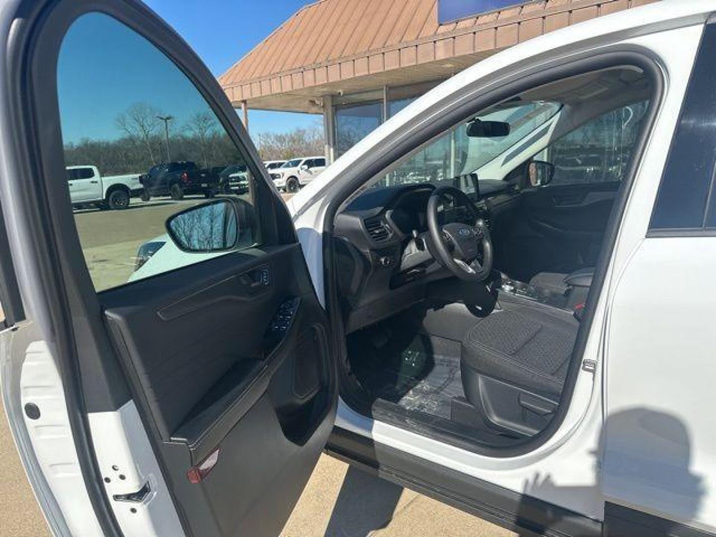 2026 Oxford White /Ebony Ford Escape Active (1FMCU0GN8TU) with an 1.5L EcoBoost engine, Automatic transmission, located at 1105 E Mulberry, Kaufman, TX, 75142, (972) 962-2151, 32.589550, -96.300926 - $2,000 off MSRP!<br><br><br>White / Oxford White 2026 Ford Escape 4D Sport Utility Active FWD 8-Speed Automatic 1.5L EcoBoost 27/34 City/Highway MPG<br><br>27/34 City/Highway MPG Price includes: $2000 - Employee Pricing Bonus Cash. Exp. 07/06/2026 - Photo#7