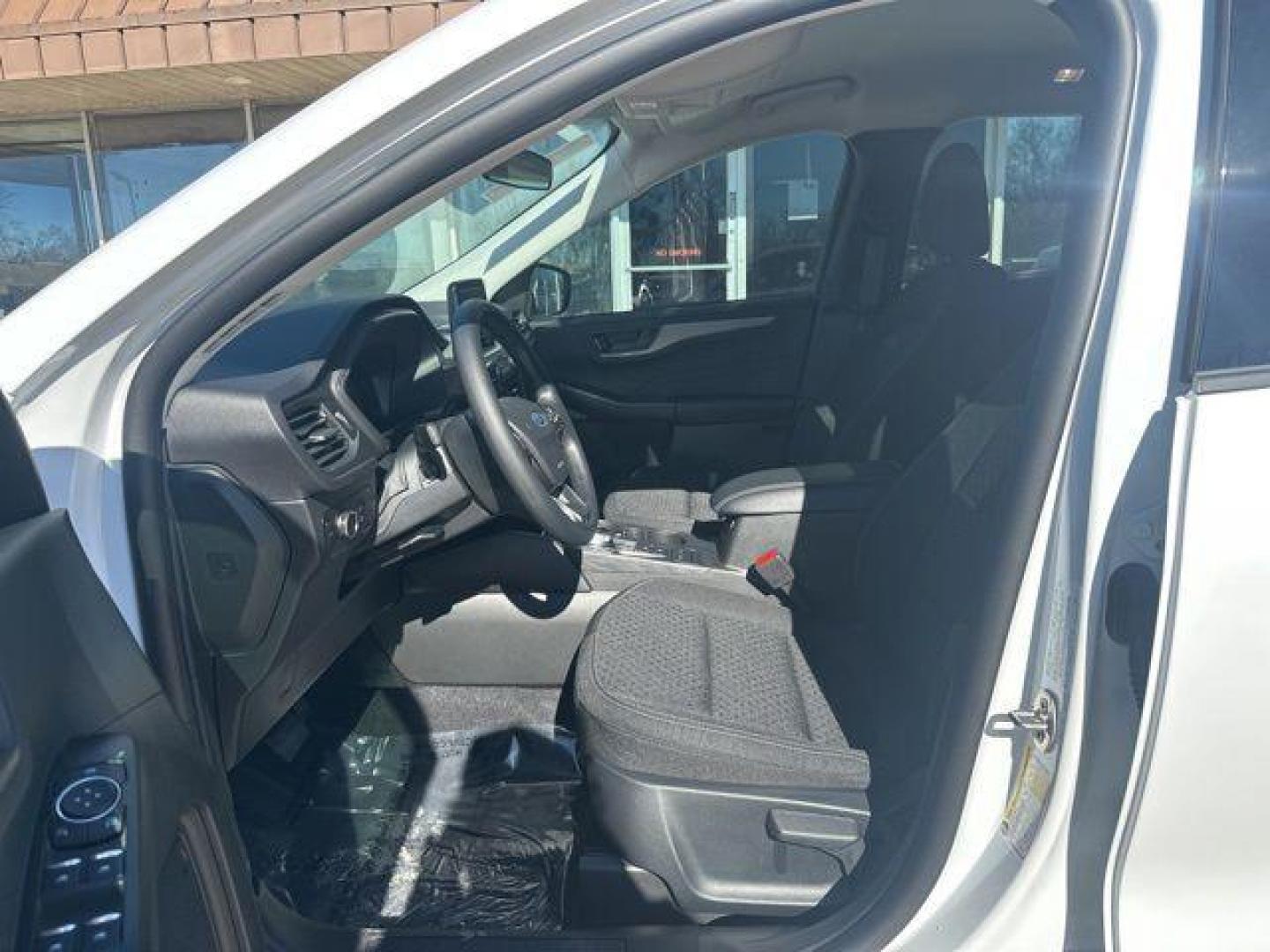 2026 Oxford White /Ebony Ford Escape Active (1FMCU0GN8TU) with an 1.5L EcoBoost engine, Automatic transmission, located at 1105 E Mulberry, Kaufman, TX, 75142, (972) 962-2151, 32.589550, -96.300926 - $2,000 off MSRP!<br><br><br>White / Oxford White 2026 Ford Escape 4D Sport Utility Active FWD 8-Speed Automatic 1.5L EcoBoost 27/34 City/Highway MPG<br><br>27/34 City/Highway MPG Price includes: $2000 - Employee Pricing Bonus Cash. Exp. 07/06/2026 - Photo#8