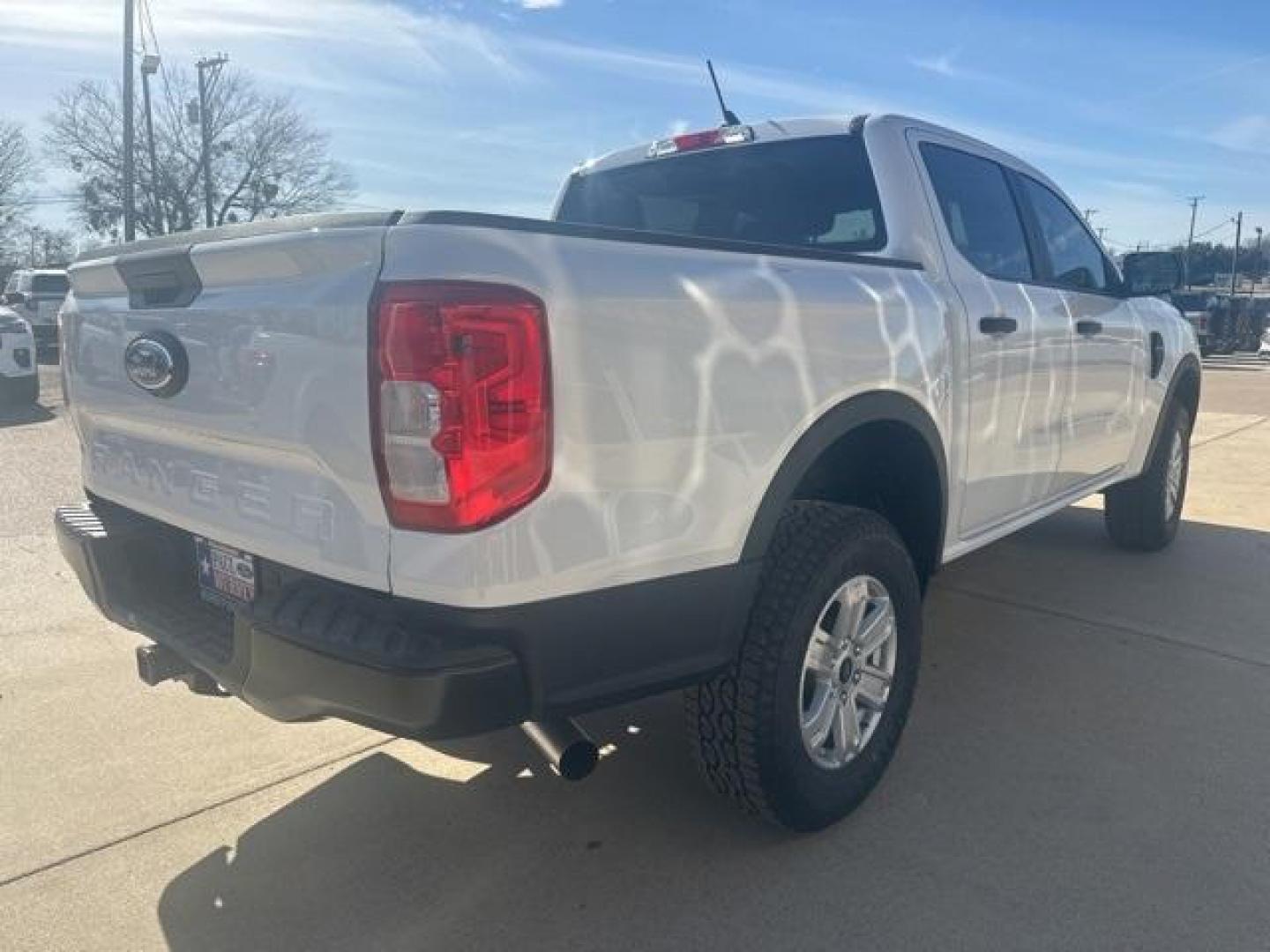 2025 Oxford White /Ebony Ford Ranger XL (1FTER4BH9SL) with an EcoBoost 2.3L I4 GTDi DOHC Turbocharged VCT engine, Automatic transmission, located at 1105 E Mulberry, Kaufman, TX, 75142, (972) 962-2151, 32.589550, -96.300926 - $2,000 off MSRP!<br><br><br>White / Oxford White 2025 Ford Ranger 4D Crew Cab XL RWD 10-Speed Automatic EcoBoost 2.3L I4 GTDi DOHC Turbocharged VCT 21/25 City/Highway MPG Price includes: $2000 - Bonus Customer Cash. Exp. 03/31/2026 - Photo#4
