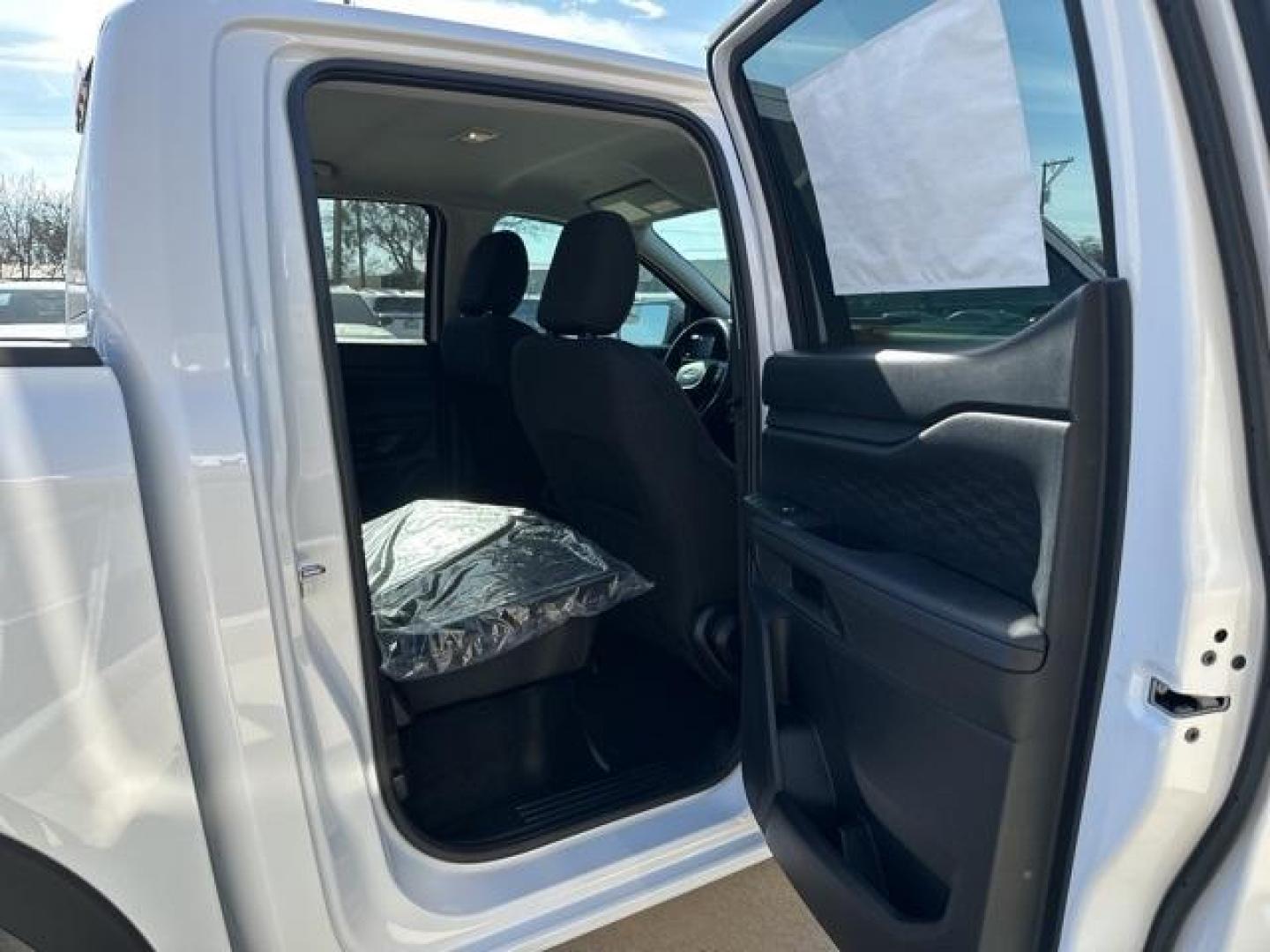 2025 Oxford White /Ebony Ford Ranger XL (1FTER4BH9SL) with an EcoBoost 2.3L I4 GTDi DOHC Turbocharged VCT engine, Automatic transmission, located at 1105 E Mulberry, Kaufman, TX, 75142, (972) 962-2151, 32.589550, -96.300926 - $2,000 off MSRP!<br><br><br>White / Oxford White 2025 Ford Ranger 4D Crew Cab XL RWD 10-Speed Automatic EcoBoost 2.3L I4 GTDi DOHC Turbocharged VCT 21/25 City/Highway MPG Price includes: $2000 - Bonus Customer Cash. Exp. 03/31/2026 - Photo#15