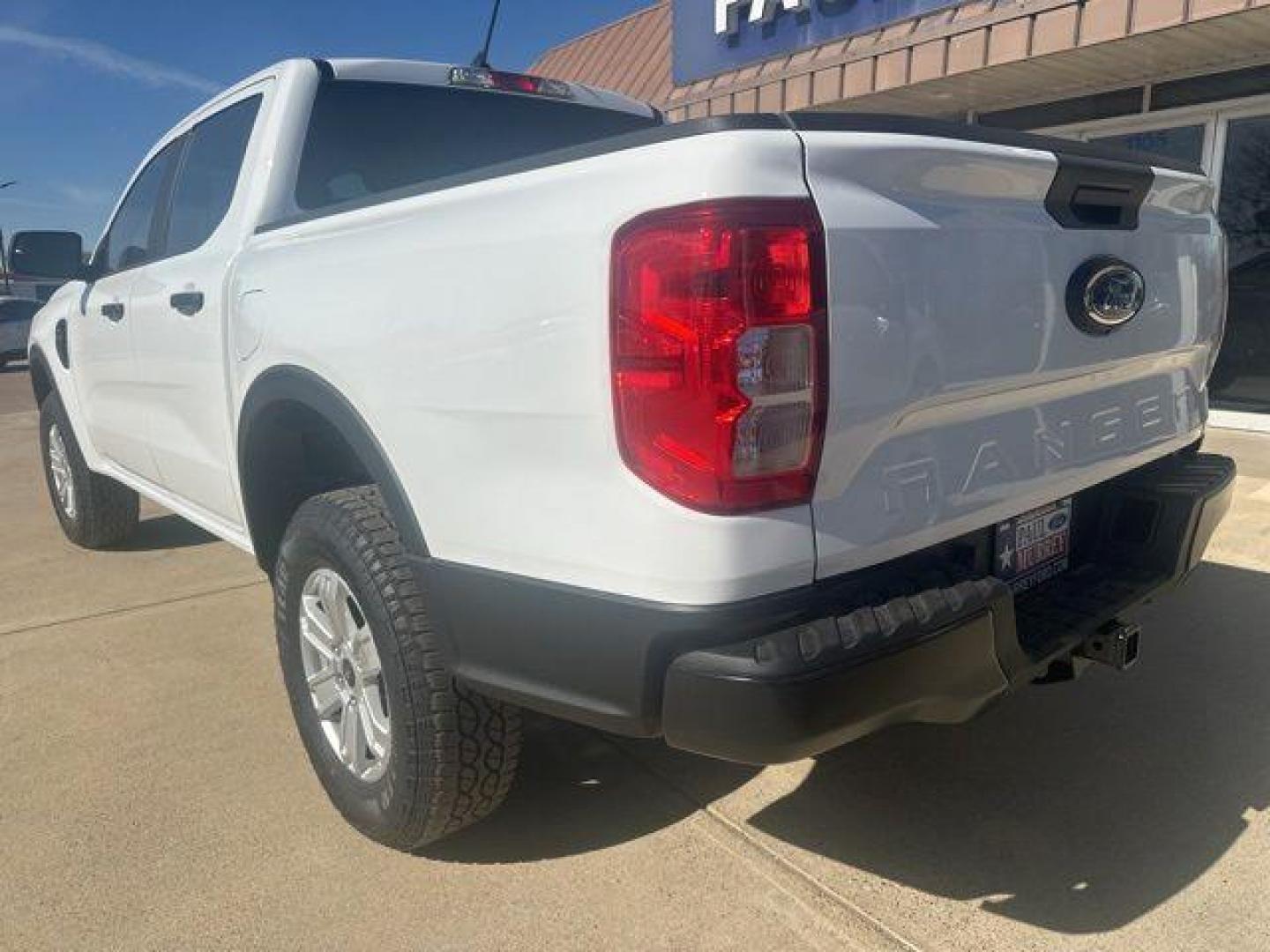 2025 Oxford White /Ebony Ford Ranger XL (1FTER4BH9SL) with an EcoBoost 2.3L I4 GTDi DOHC Turbocharged VCT engine, Automatic transmission, located at 1105 E Mulberry, Kaufman, TX, 75142, (972) 962-2151, 32.589550, -96.300926 - $3,475 off MSRP! Priced below KBB Fair Purchase Price!<br><br><br>White / Oxford White 2025 Ford Ranger 4D Crew Cab XL RWD 10-Speed Automatic EcoBoost 2.3L I4 GTDi DOHC Turbocharged VCT 21/25 City/Highway MPG Price includes: $1000 - Truck Month Bonus Customer Cash. Exp. 03/31/2026 $2000 - Bonus Cust - Photo#2